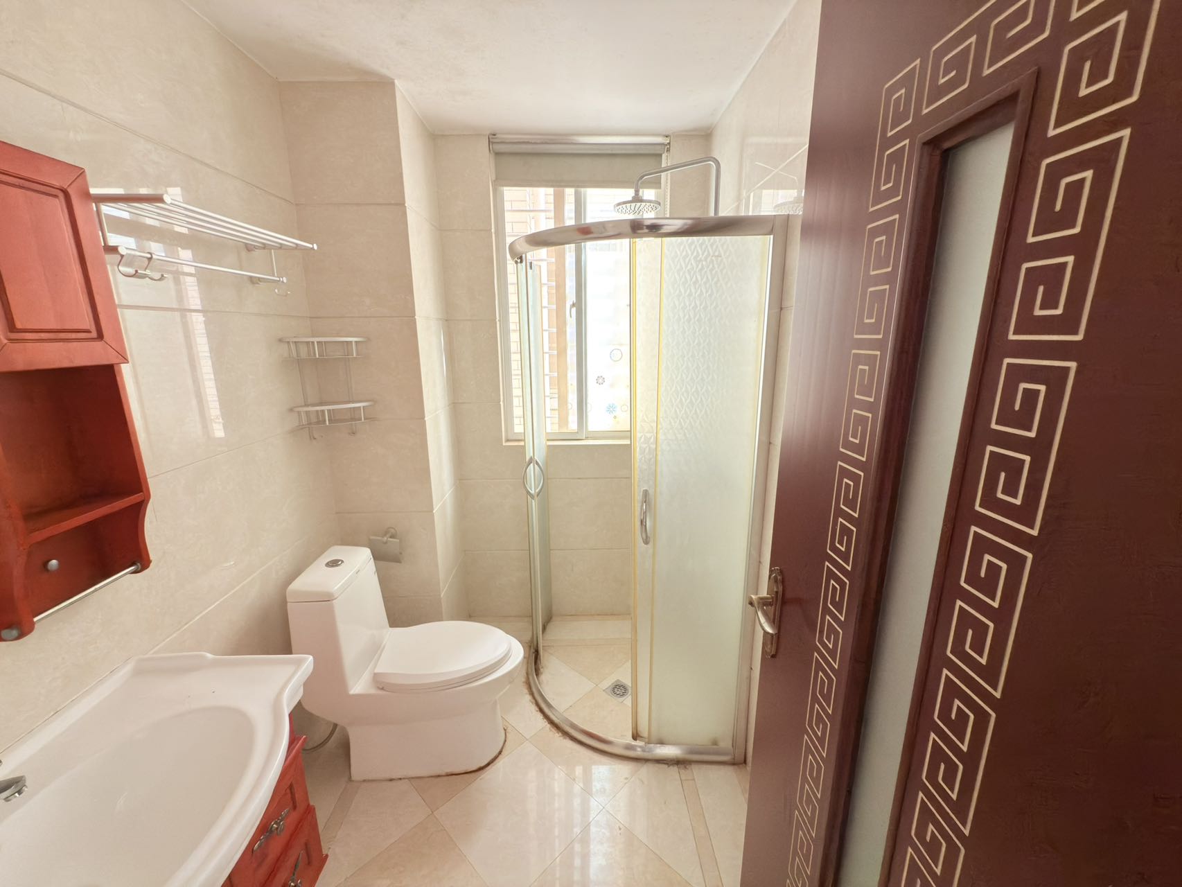 天上人间  3室2厅2卫    3000.0元/月室内图