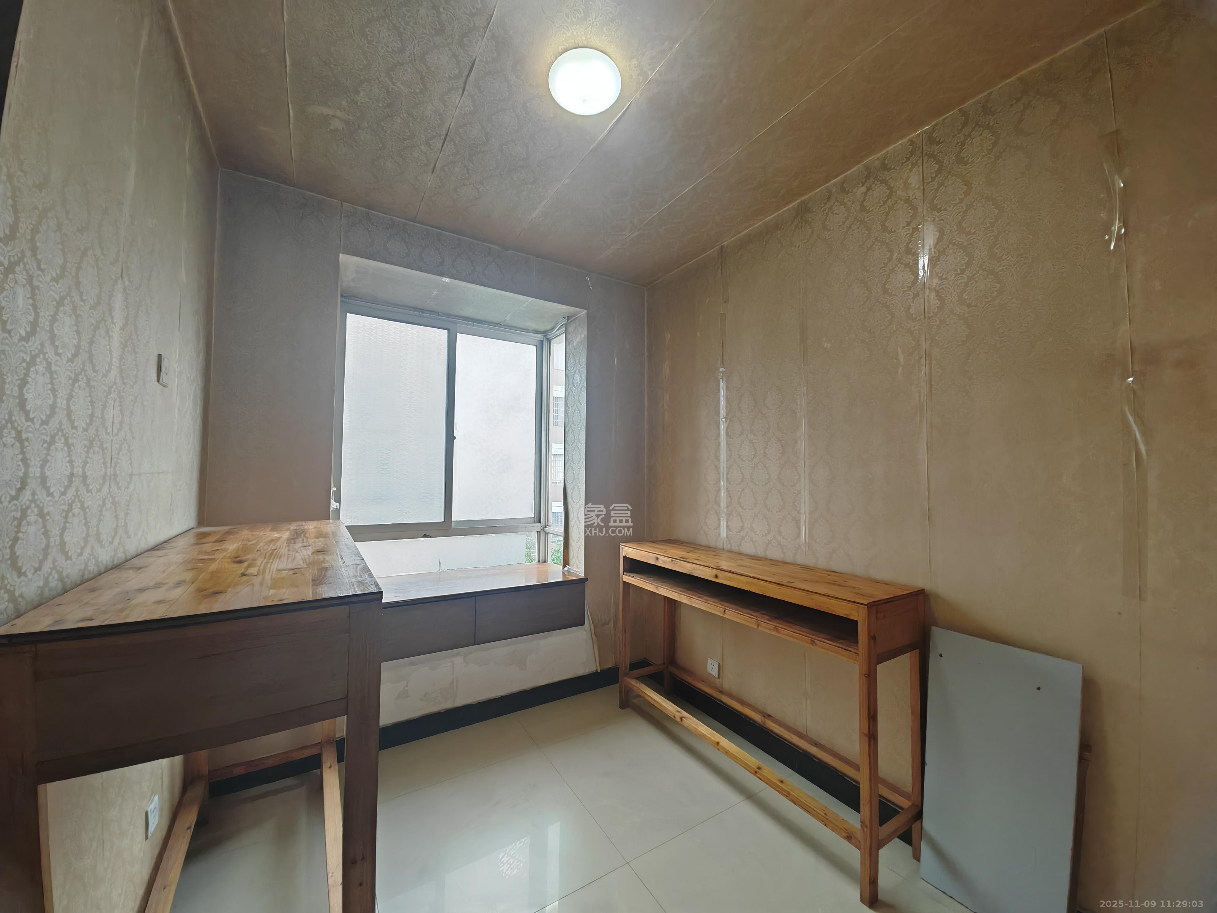 枫林绿洲  3室2厅2卫    2000.0元/月室内图