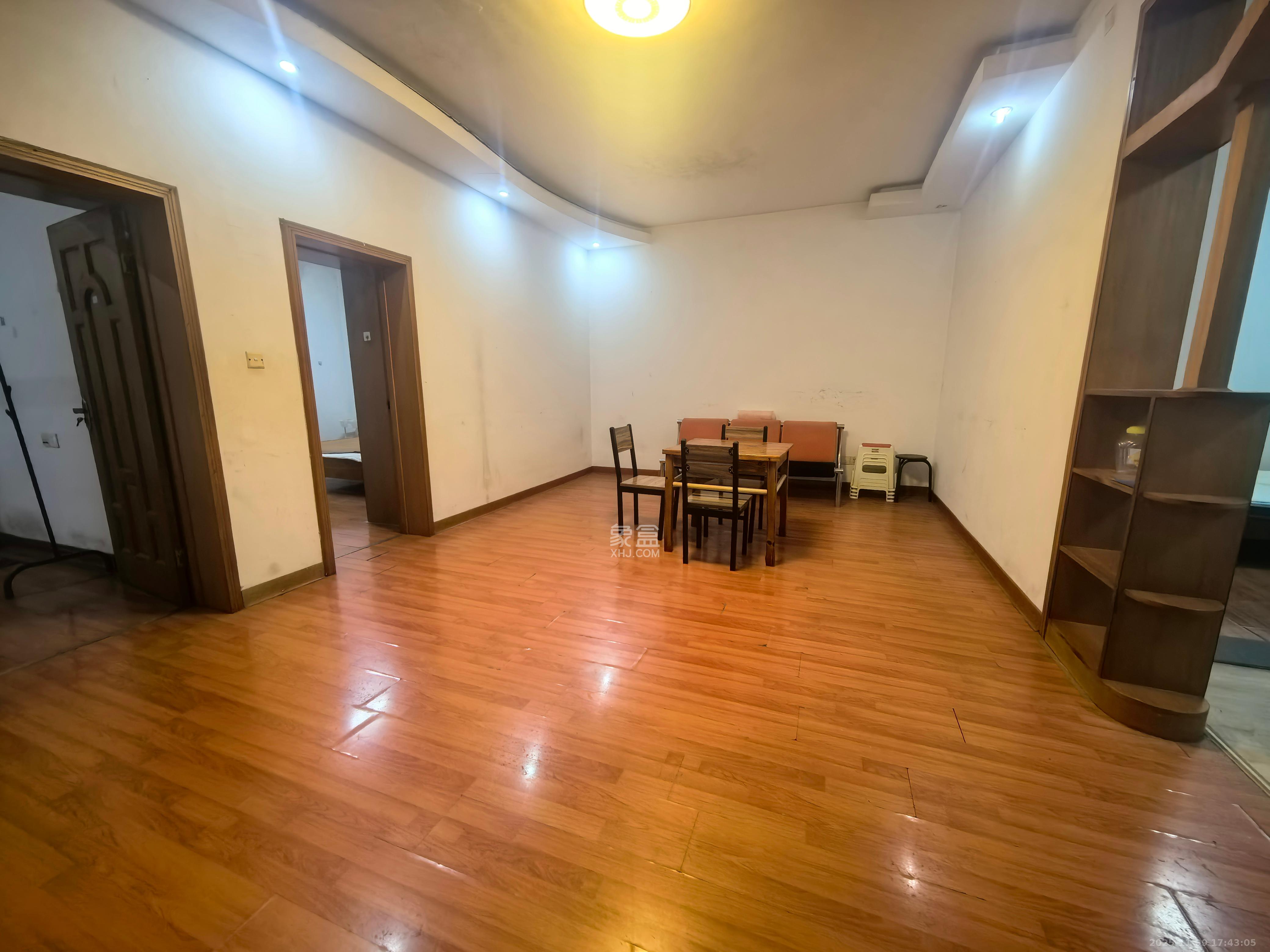 马王堆陶瓷建材新城 3室2厅1卫 1800.0元/月 马王堆陶瓷建材新城 3室2厅1卫 1800.0元/月室内图