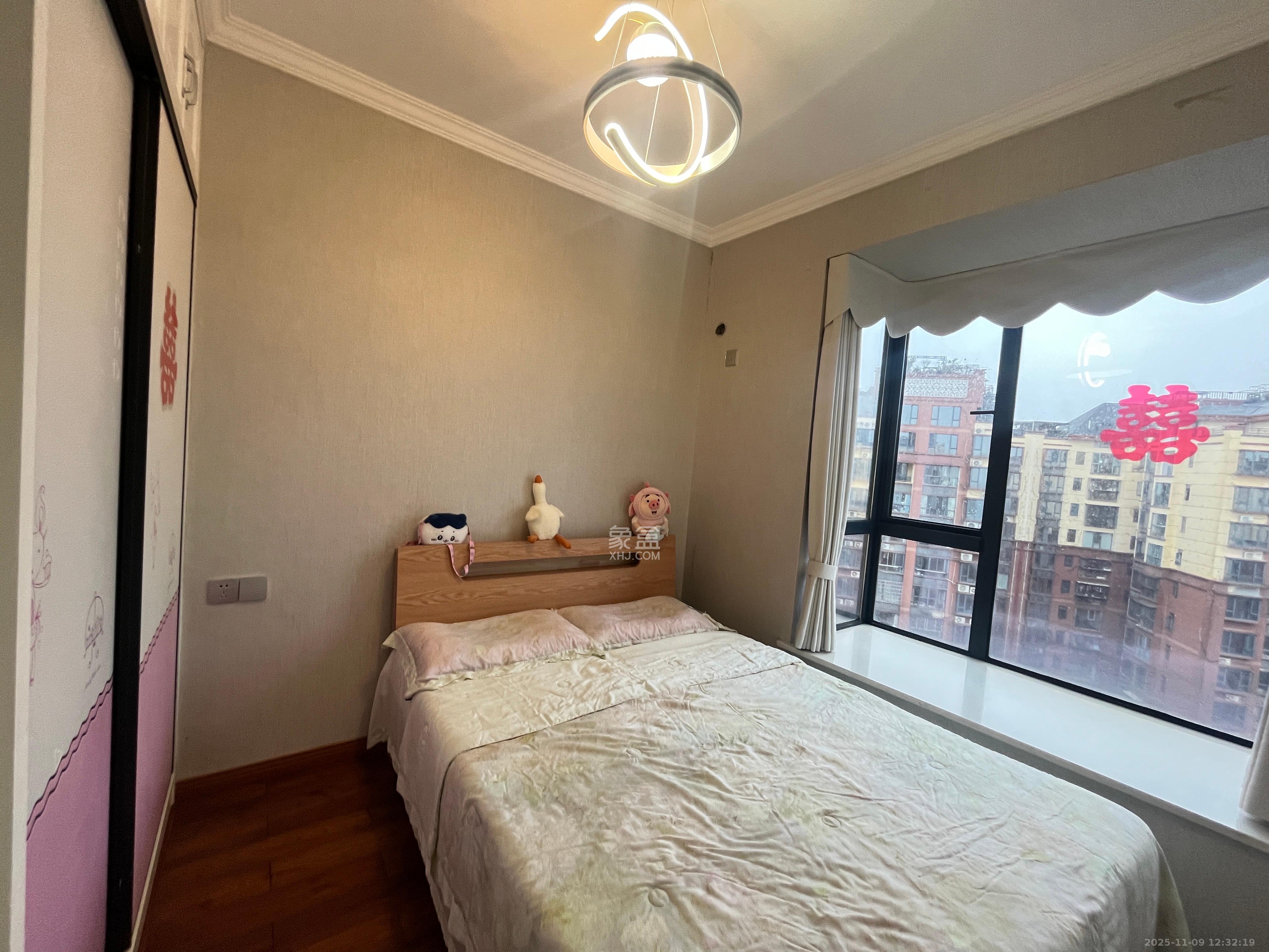 珠江东方明珠（新地东方明珠）三期  3室2厅2卫    2200.0元/月室内图