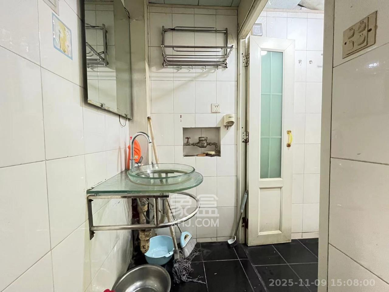 省进出口公司宿舍 2室2厅1卫 1600.0元/月 省进出口公司宿舍 2室2厅1卫 1600.0元/月室内图