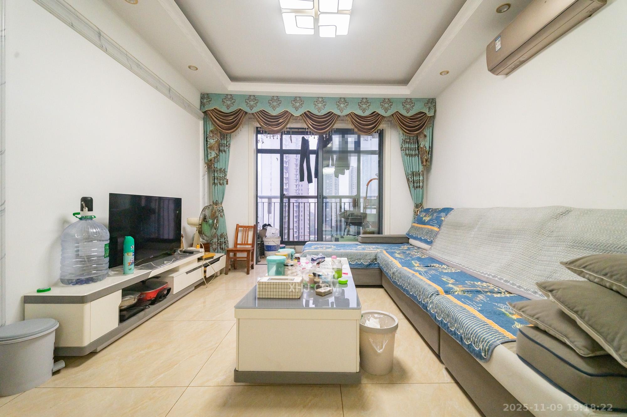 恒基凯旋门三期 3室2厅1卫 79.0万 恒基凯旋门三期 3室2厅1卫 79.0万客厅