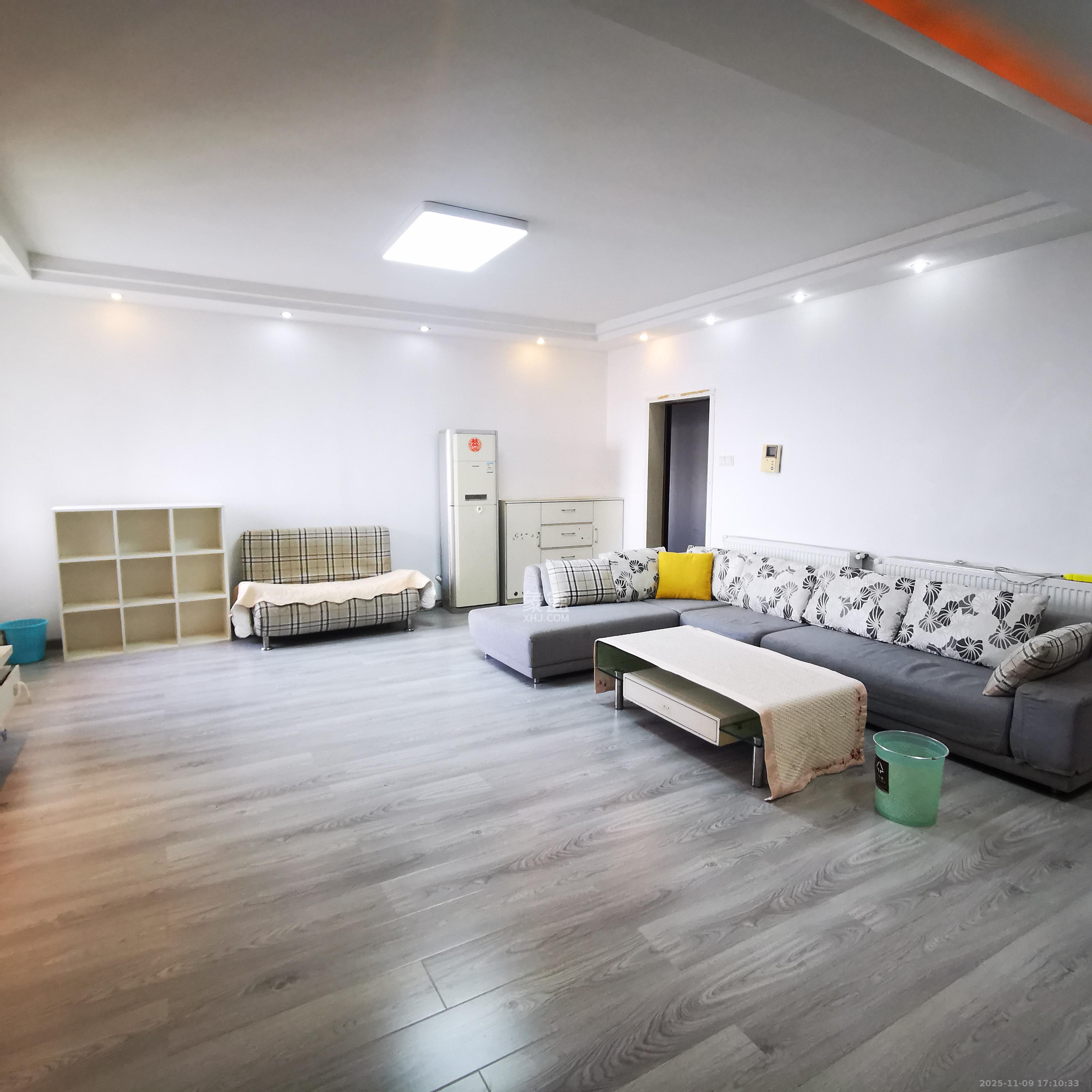 天心华庭 1室1厅1卫 4000.0元/月 天心华庭 1室1厅1卫 4000.0元/月室内图