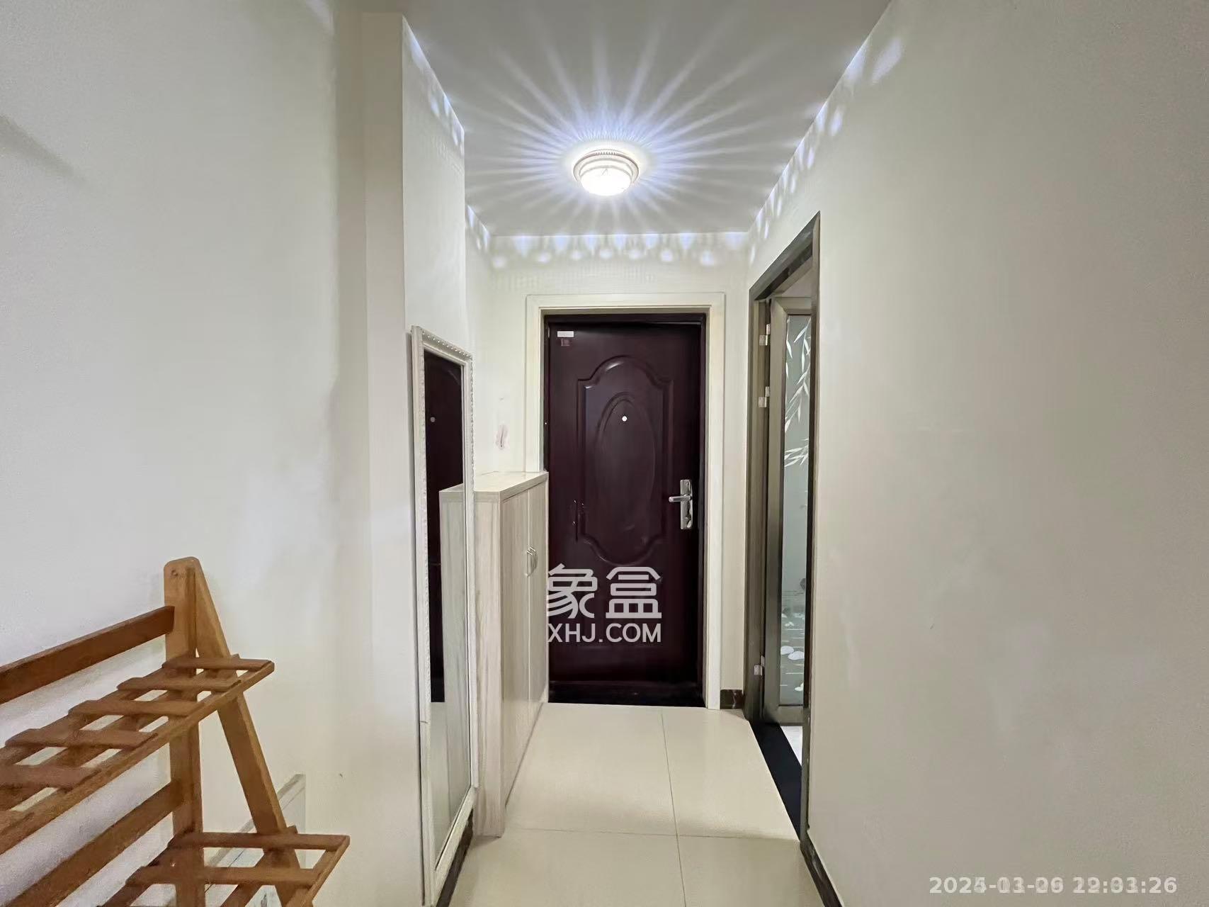 麓山枫情  2室1厅1卫    2100.0元/月室内图