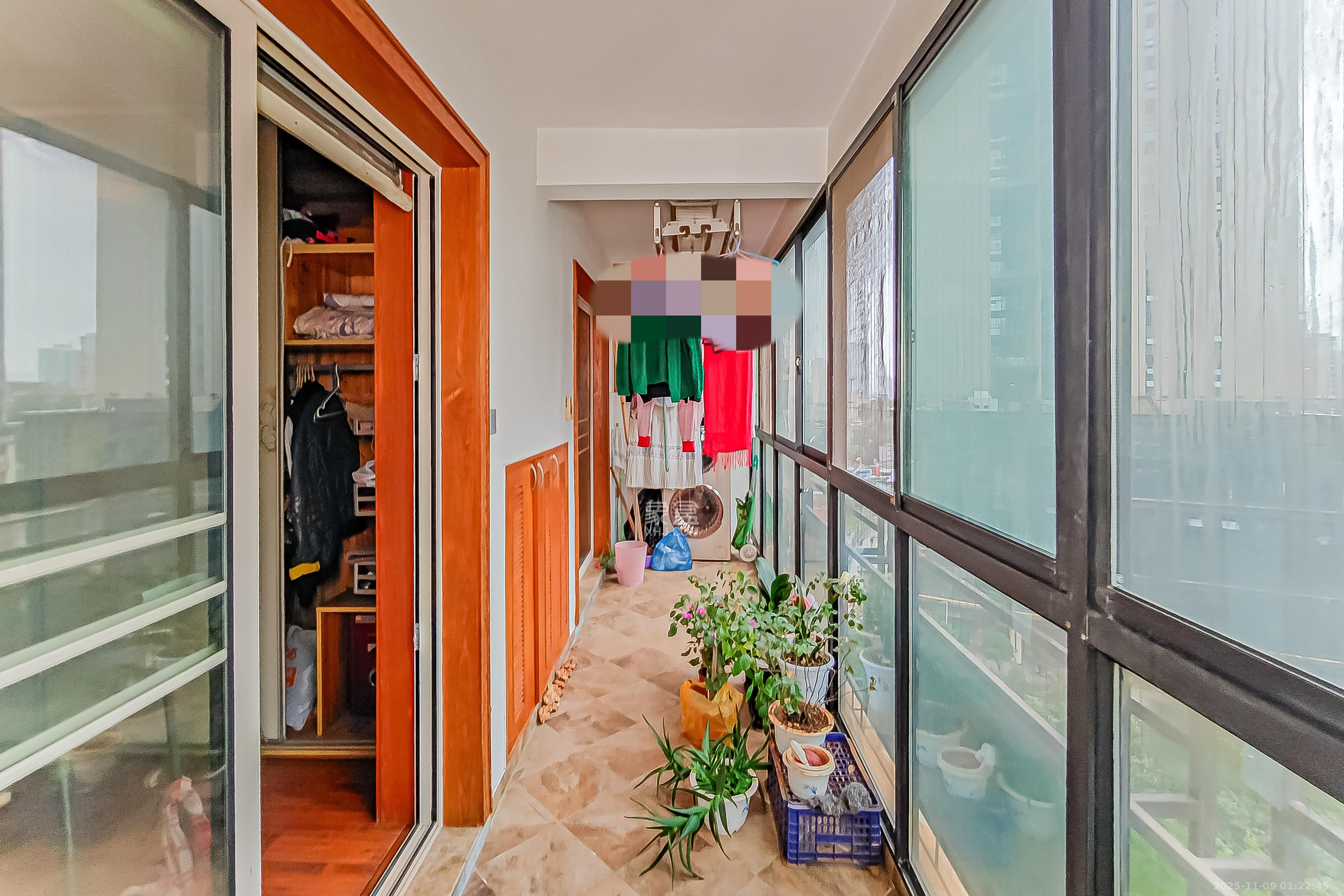 三重星都心  3室2厅2卫    135.0万阳台