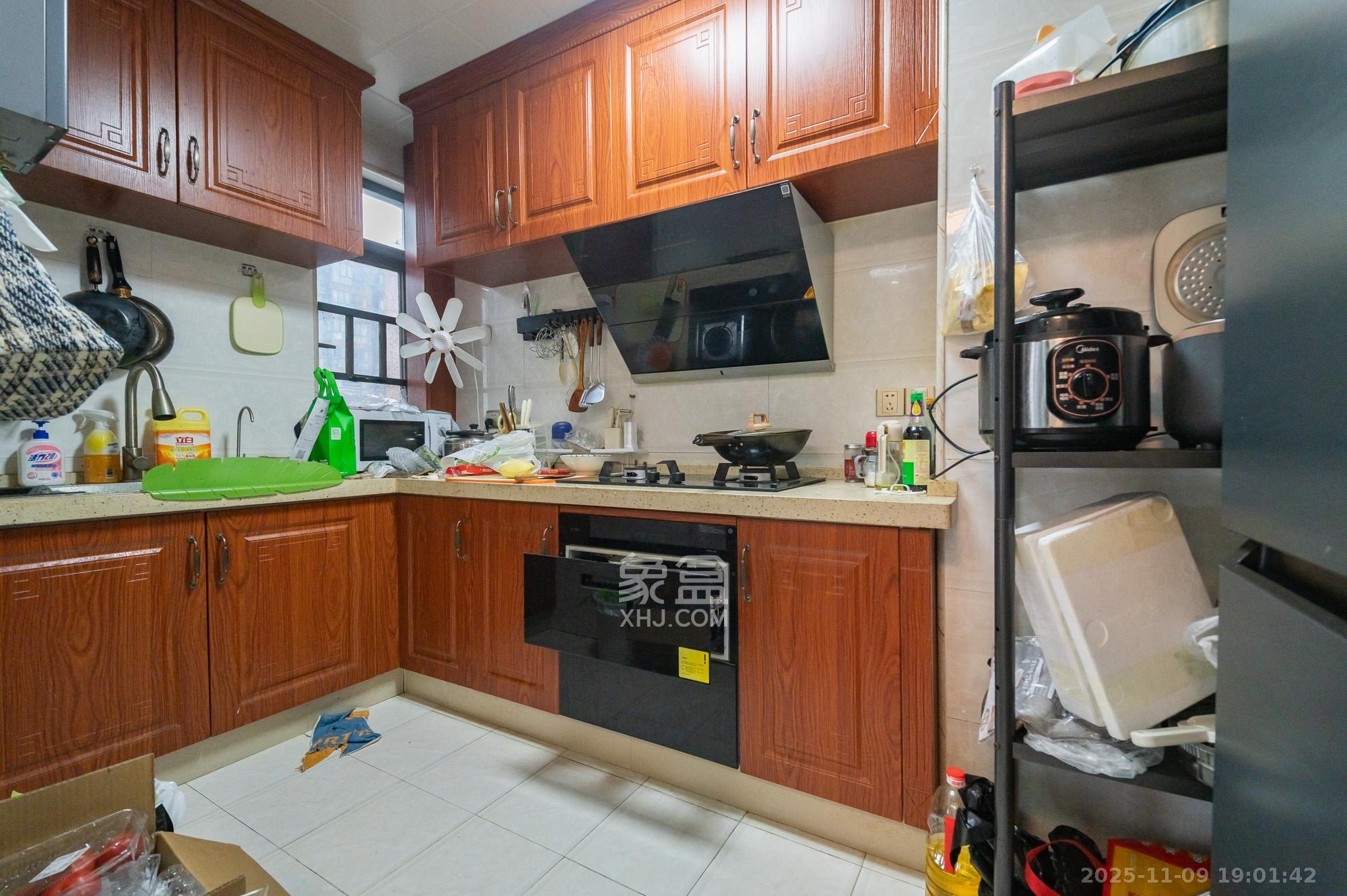 海伦春天 4室2厅2卫 102.8万 海伦春天 4室2厅2卫 102.8万厨房