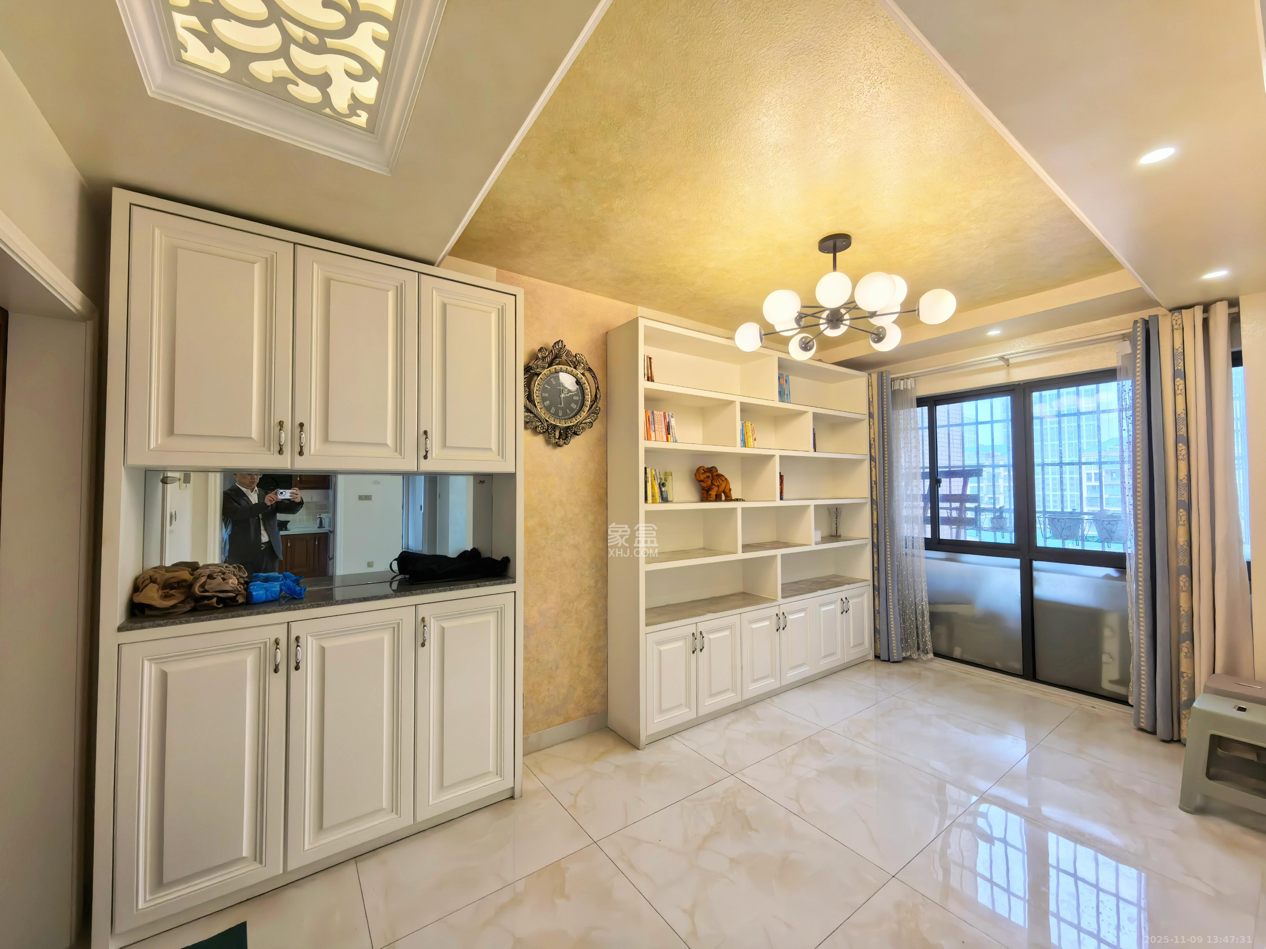 中城丽景香山园 3室2厅2卫 3500.0元/月 中城丽景香山园 3室2厅2卫 3500.0元/月室内图