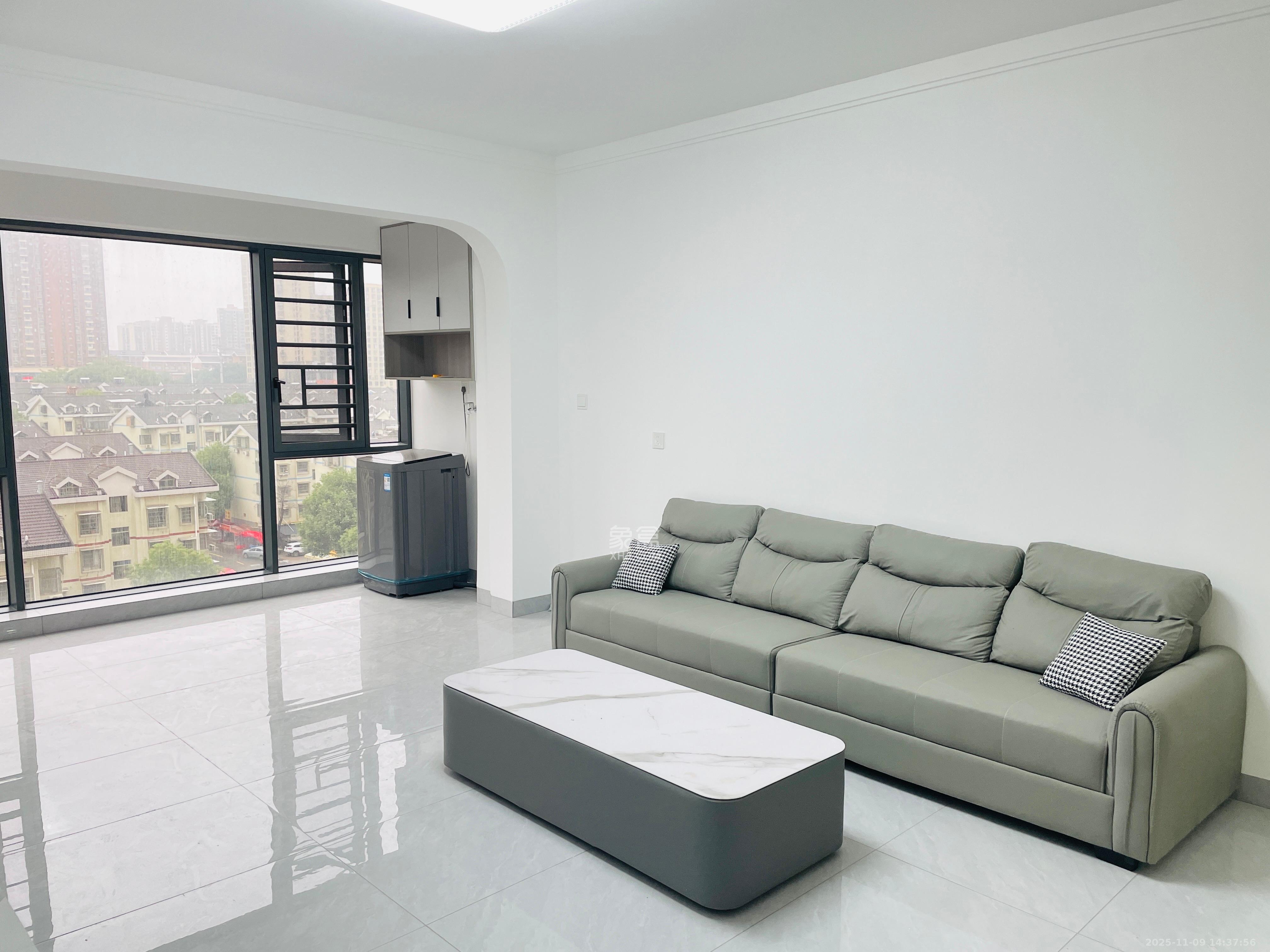 金石蓉园  2室2厅1卫    2400.0元/月室内图