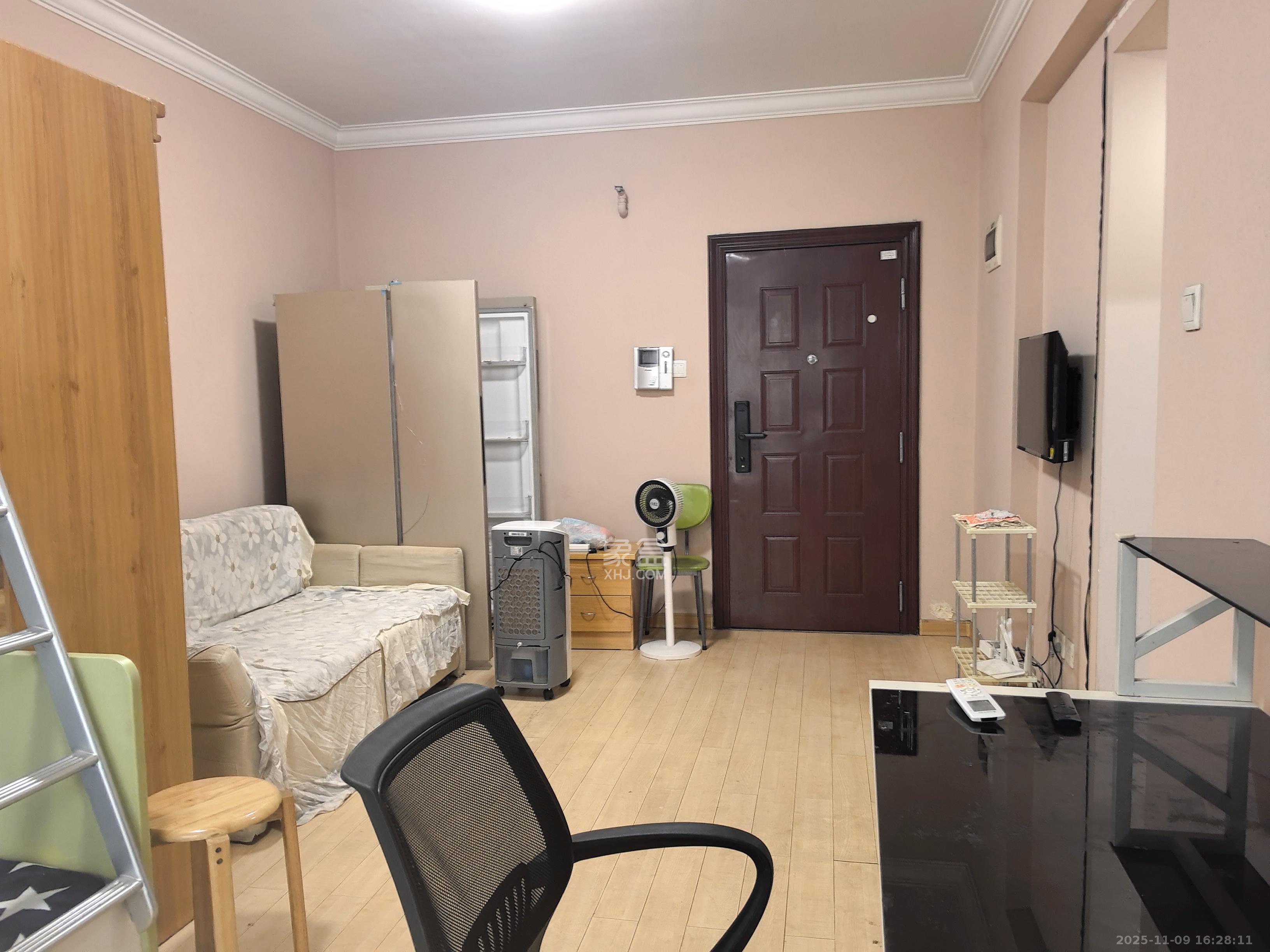 旭辉藏郡（藏郡、旭湘华府)  1室1厅1卫    1300.0元/月