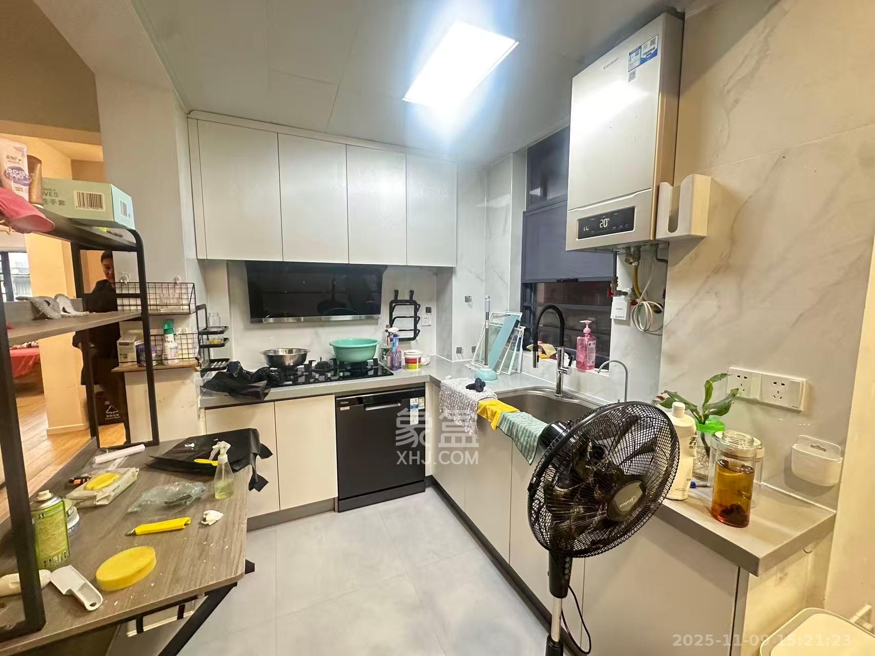 钱隆首府(福晟御园) 2室2厅1卫 2800.0元/月 钱隆首府(福晟御园) 2室2厅1卫 2800.0元/月室内图