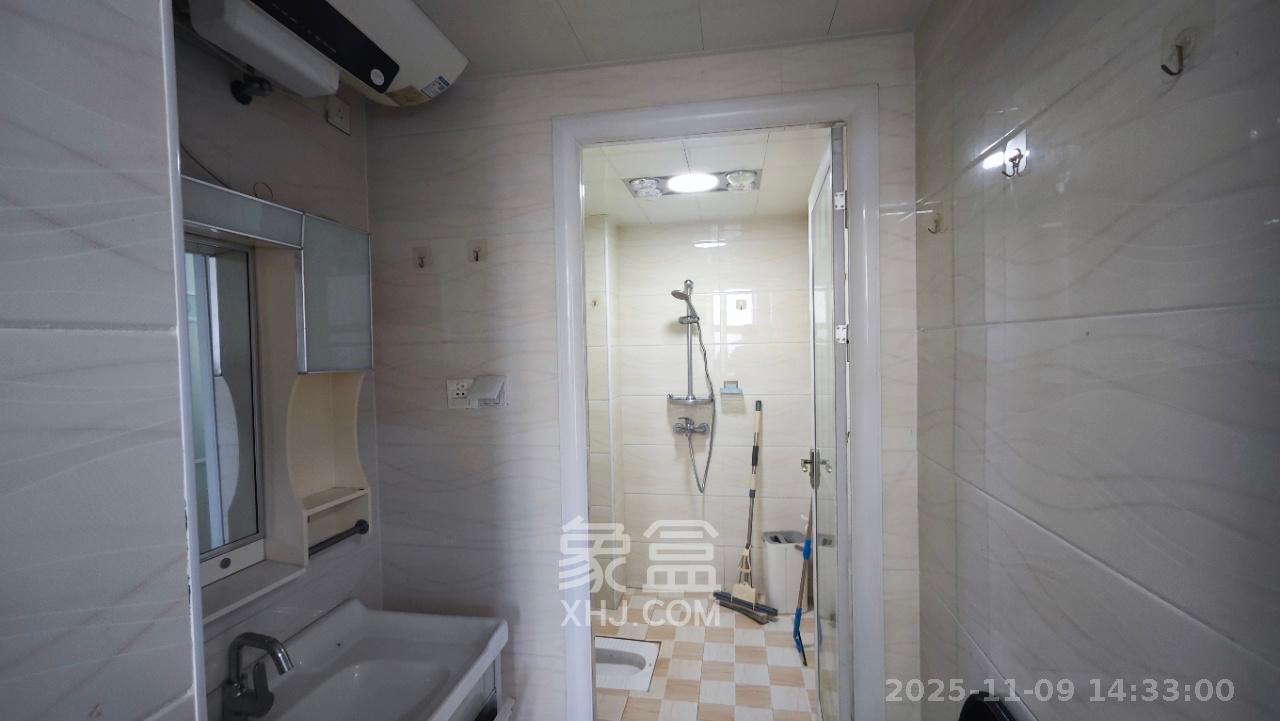 万坤图财富广场  1室1厅1卫    1700.0元/月室内图