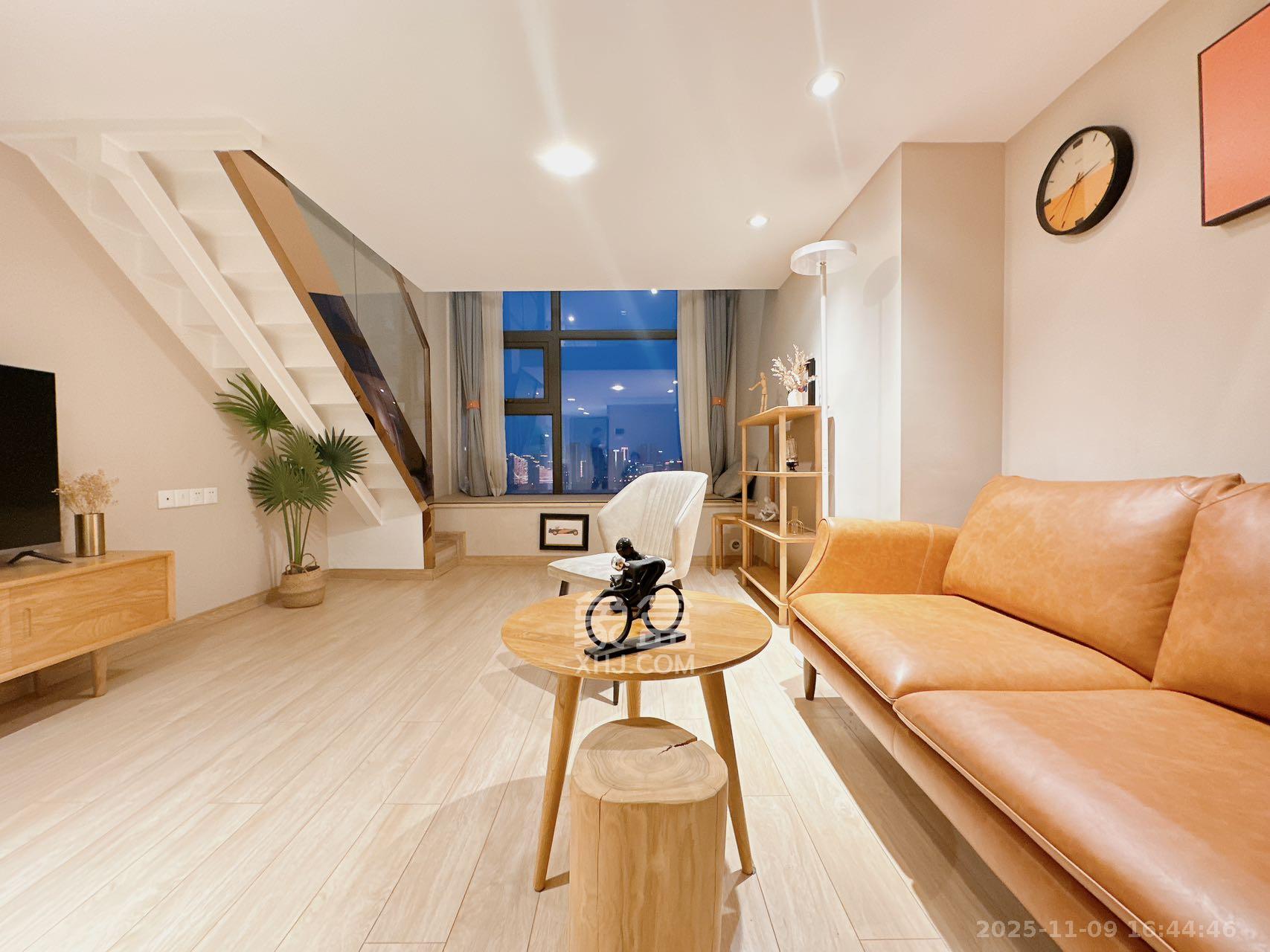 远洋外滩壹号  2室1厅1卫    2800.0元/月