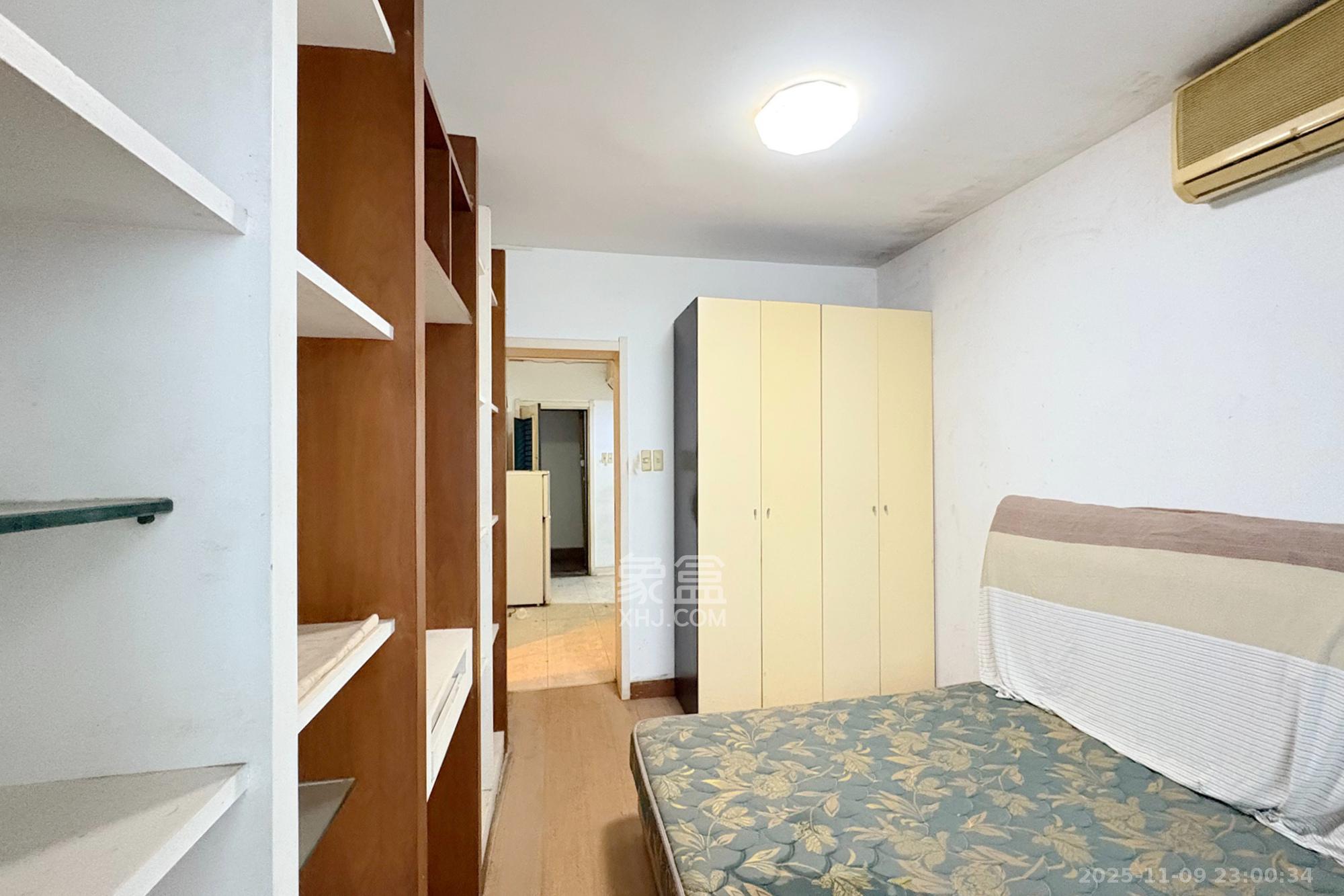 芙蓉广场农行单位宿舍 1室1厅1卫 40.0万 芙蓉广场农行单位宿舍 1室1厅1卫 40.0万卧室