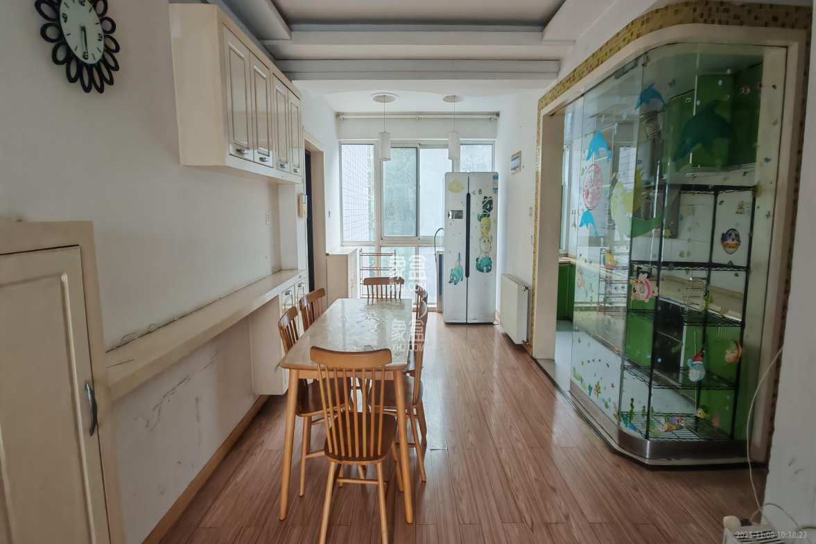 生活艺术城 3室2厅1卫 2000.0元/月 生活艺术城 3室2厅1卫 2000.0元/月室内图