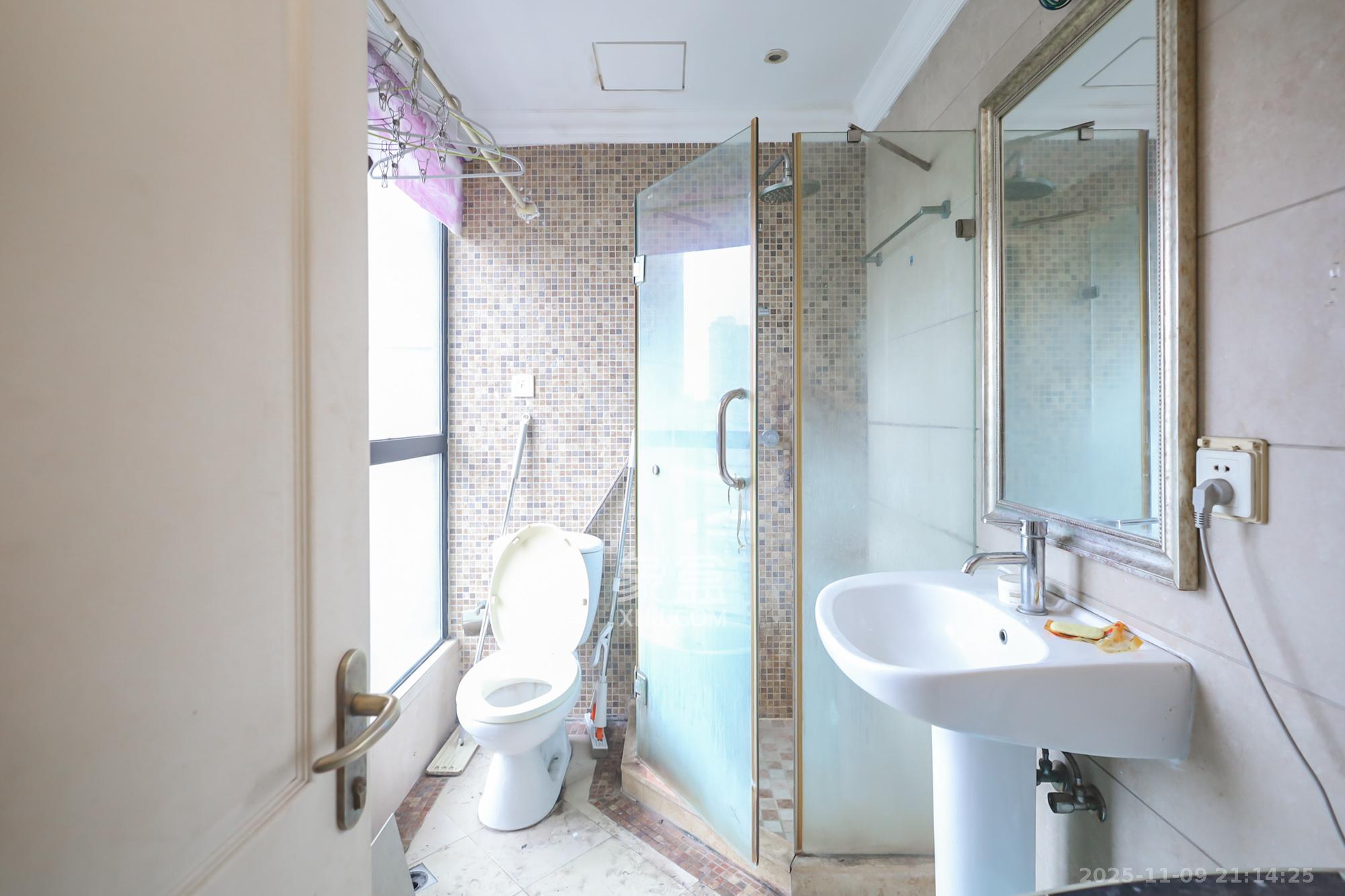 郡原广场  1室1厅1卫    25.0万其他