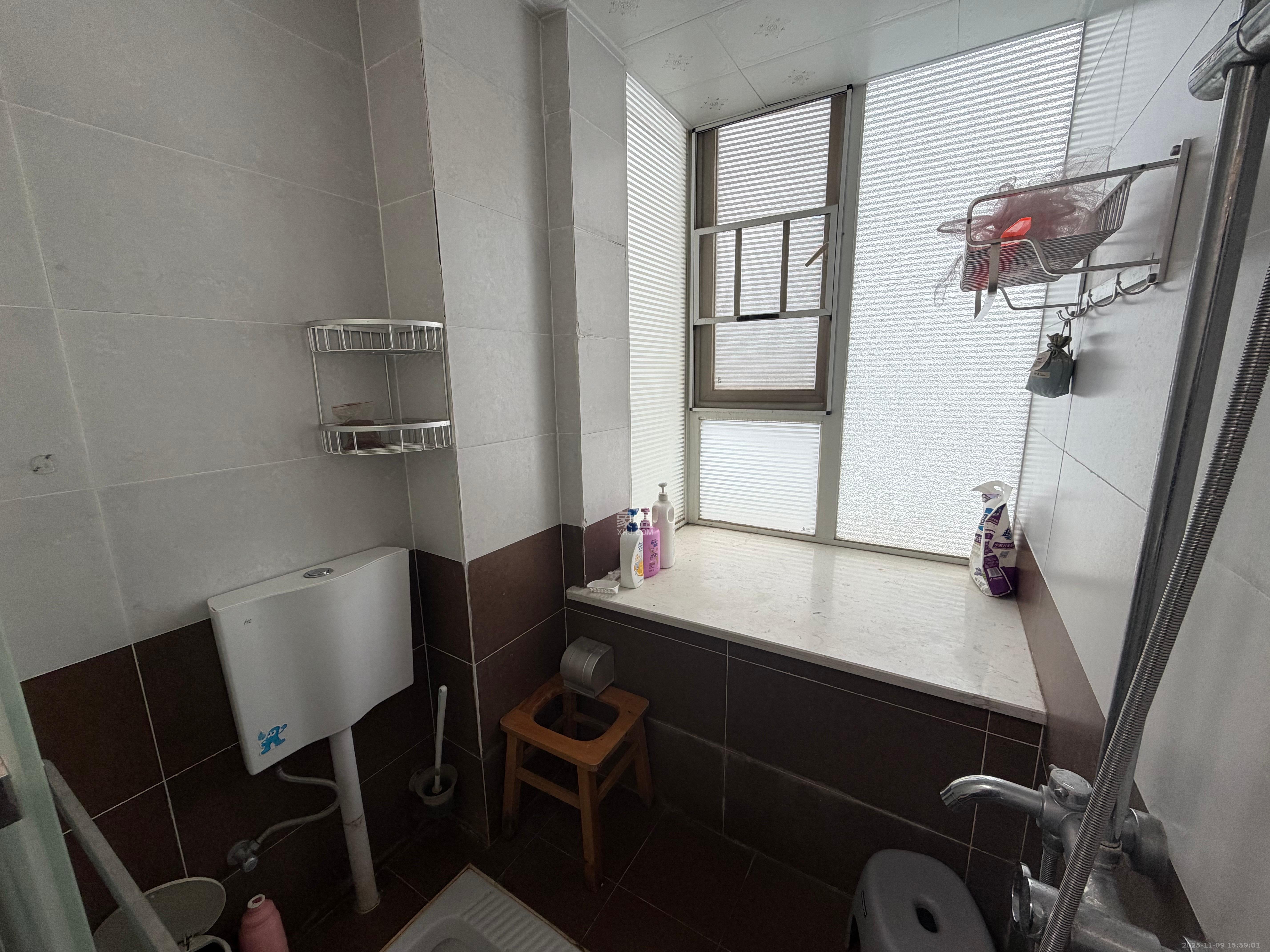 金鼎公园尚 2室2厅1卫 1800.0元/月 金鼎公园尚 2室2厅1卫 1800.0元/月室内图