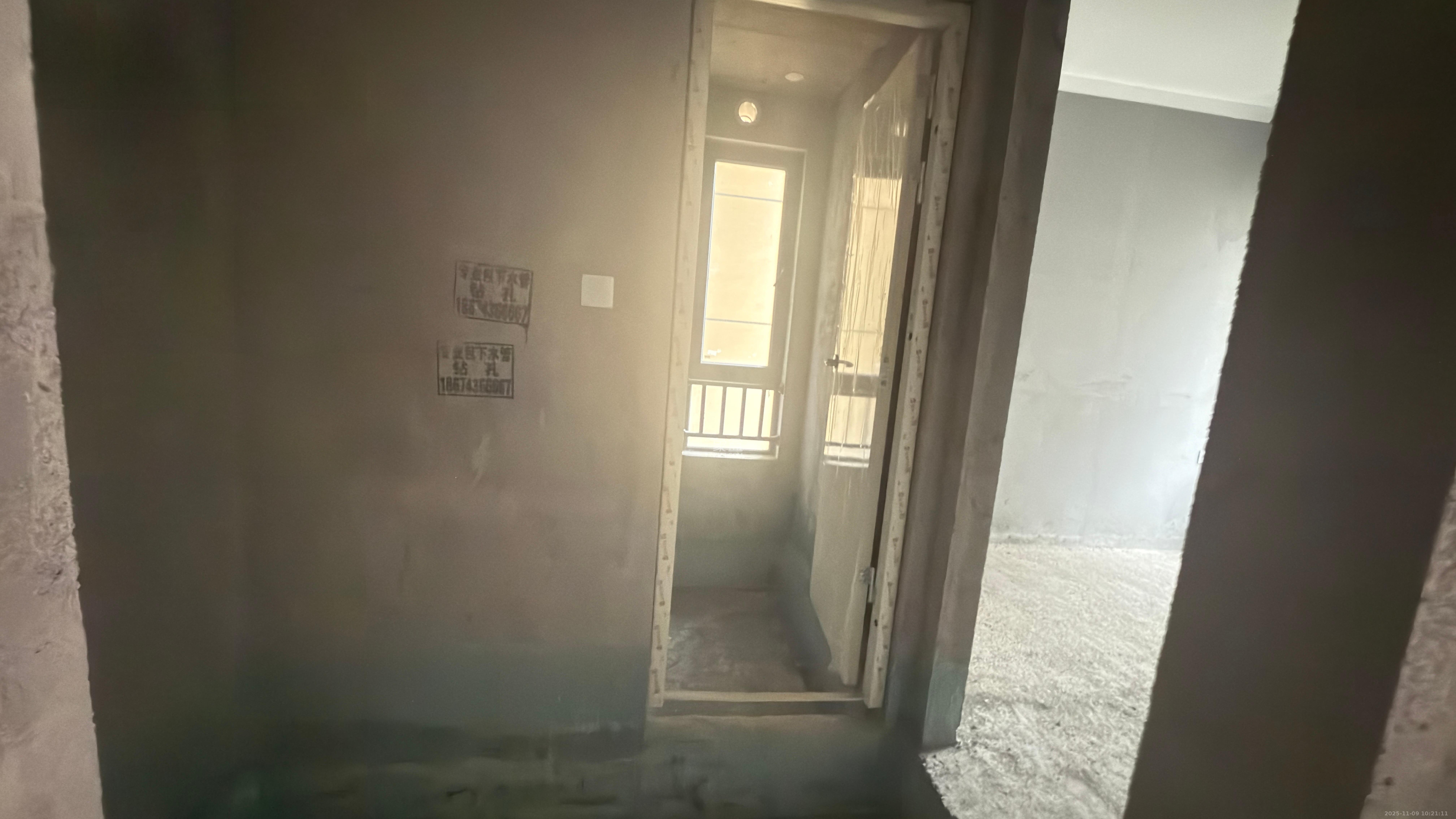 长房万楼公馆  1室0厅0卫    50.0万客厅