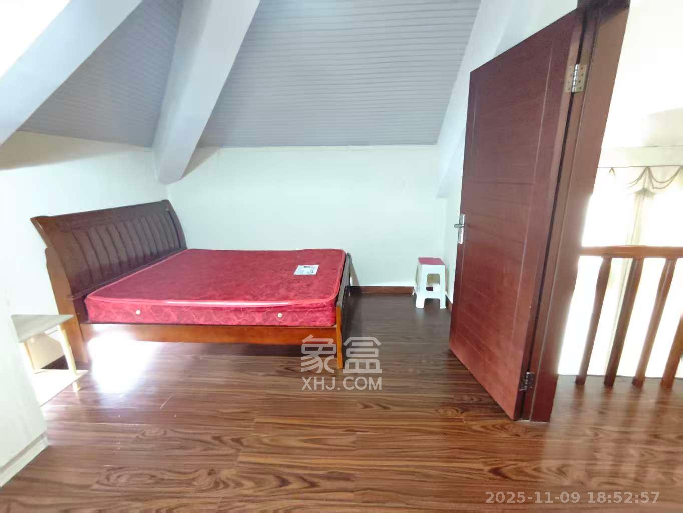 中城丽景香山园  4室2厅2卫    5200.0元/月室内图