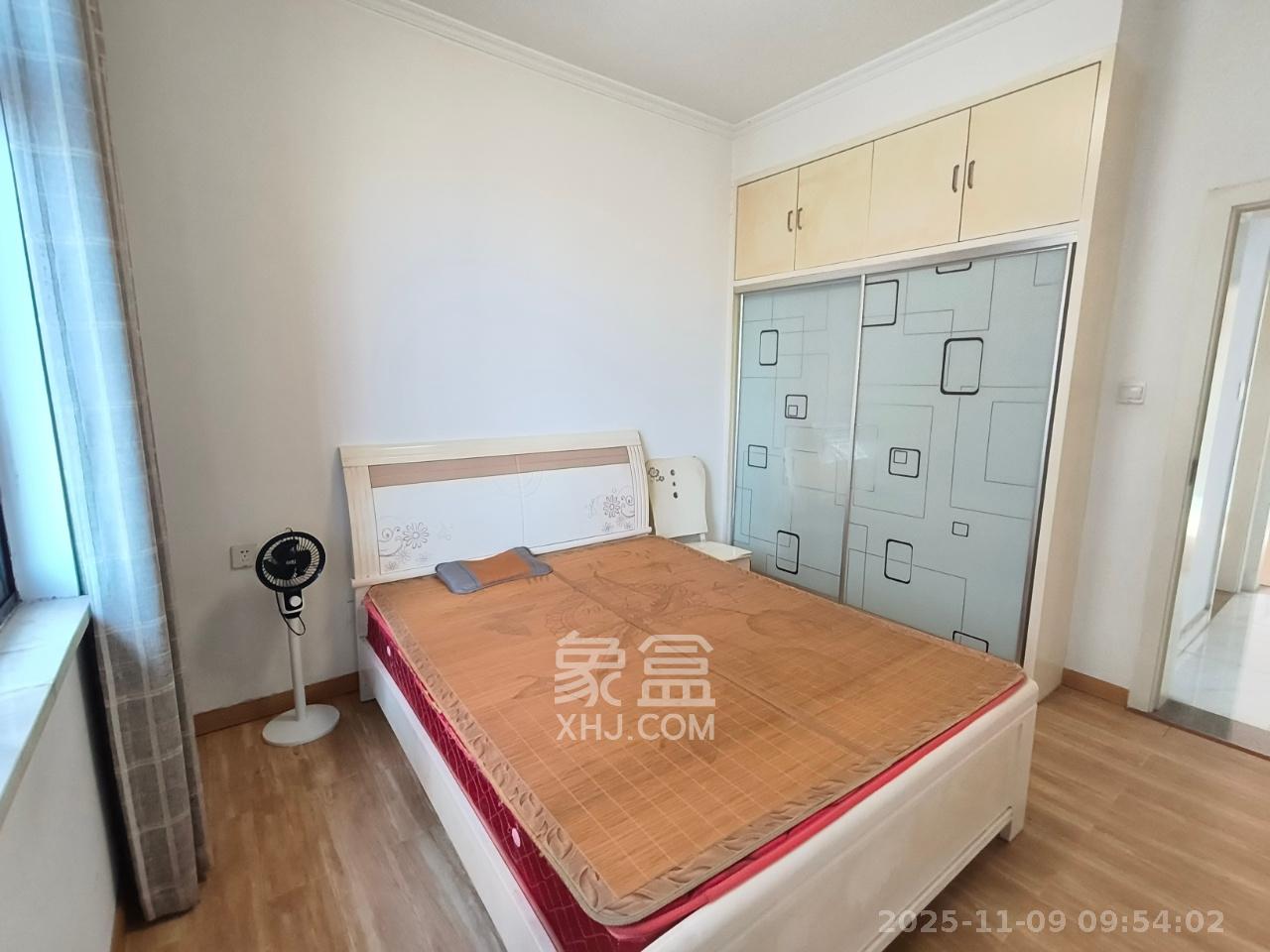 三景华御  2室2厅1卫    1800.0元/月室内图