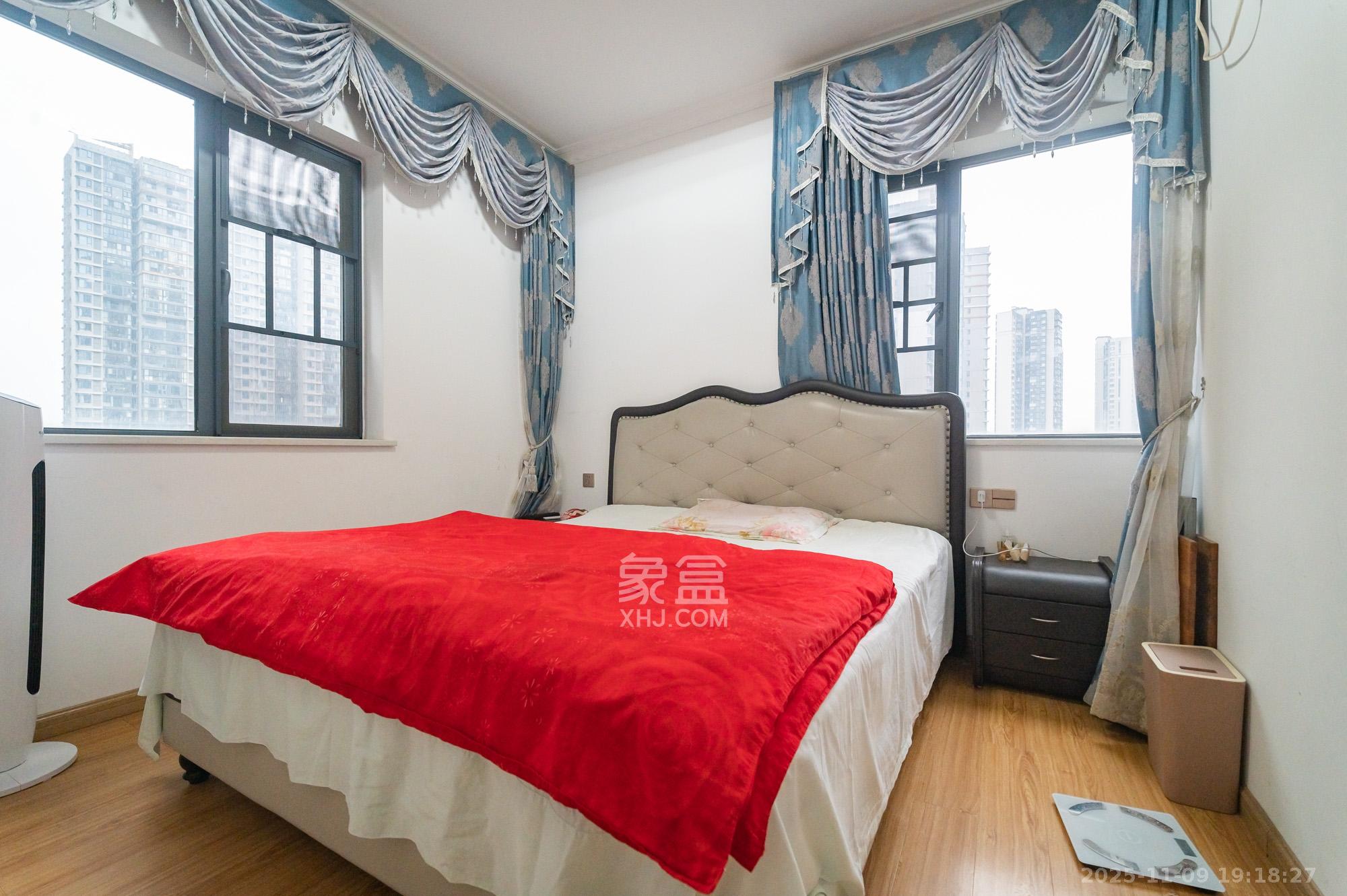 恒基凯旋门三期 3室2厅1卫 79.0万 恒基凯旋门三期 3室2厅1卫 79.0万卧室