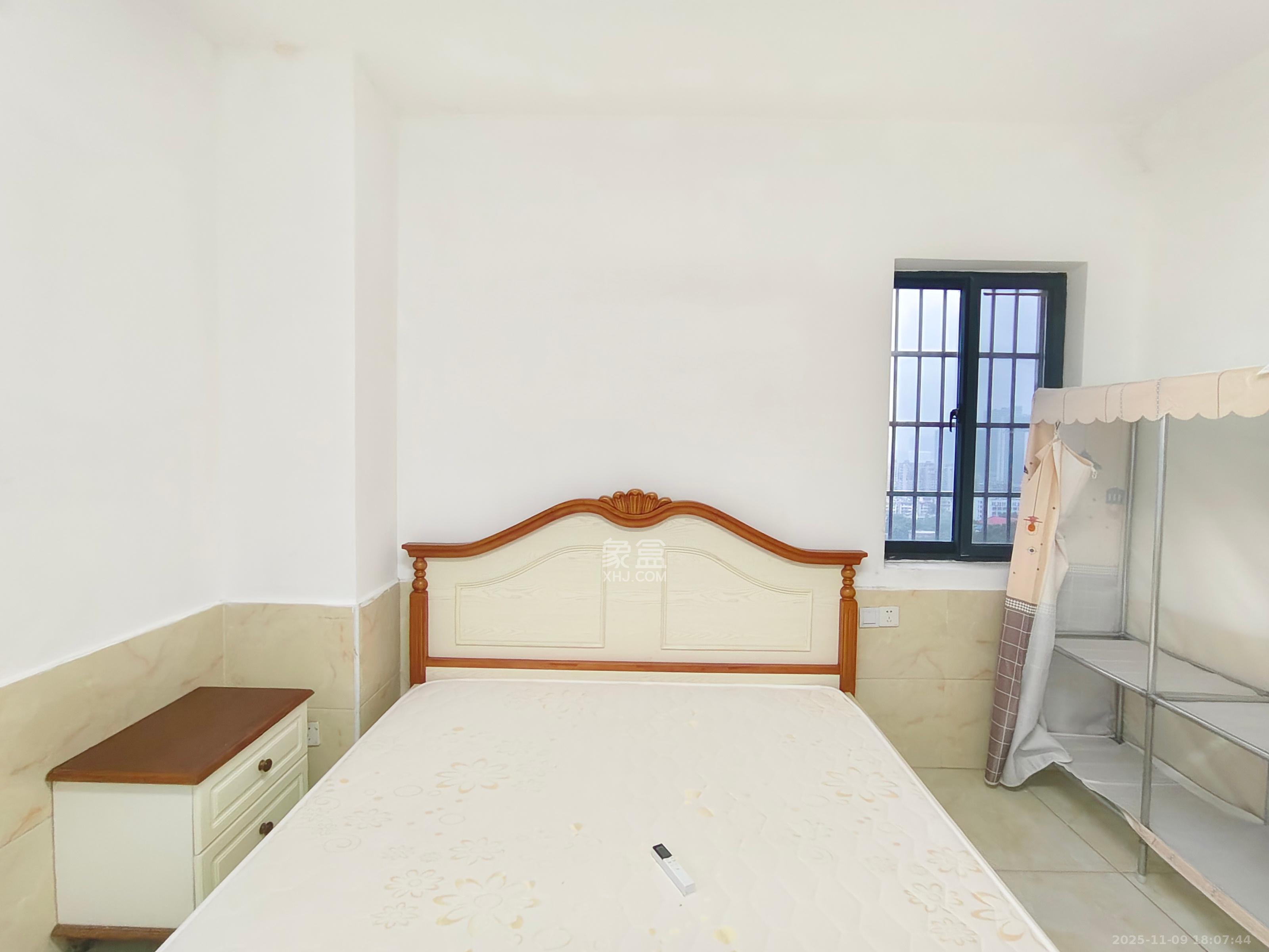 古汉国际广场  3室2厅1卫    2500.0元/月