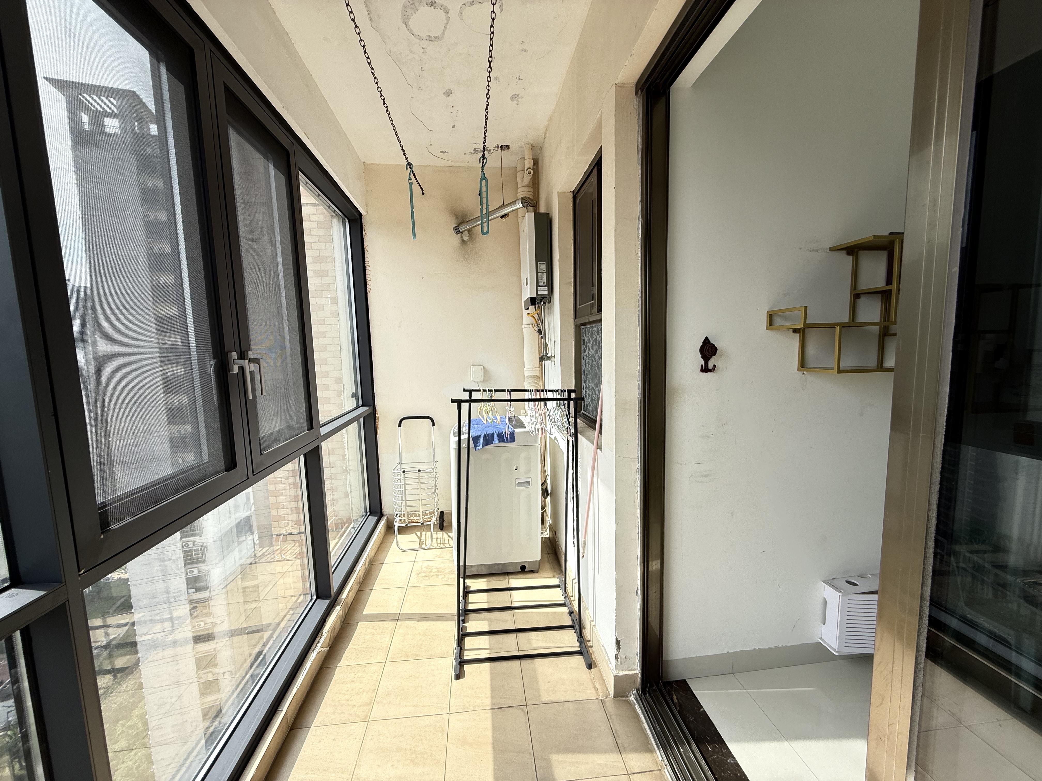 现代花园三期  3室2厅2卫    170.0万室内图