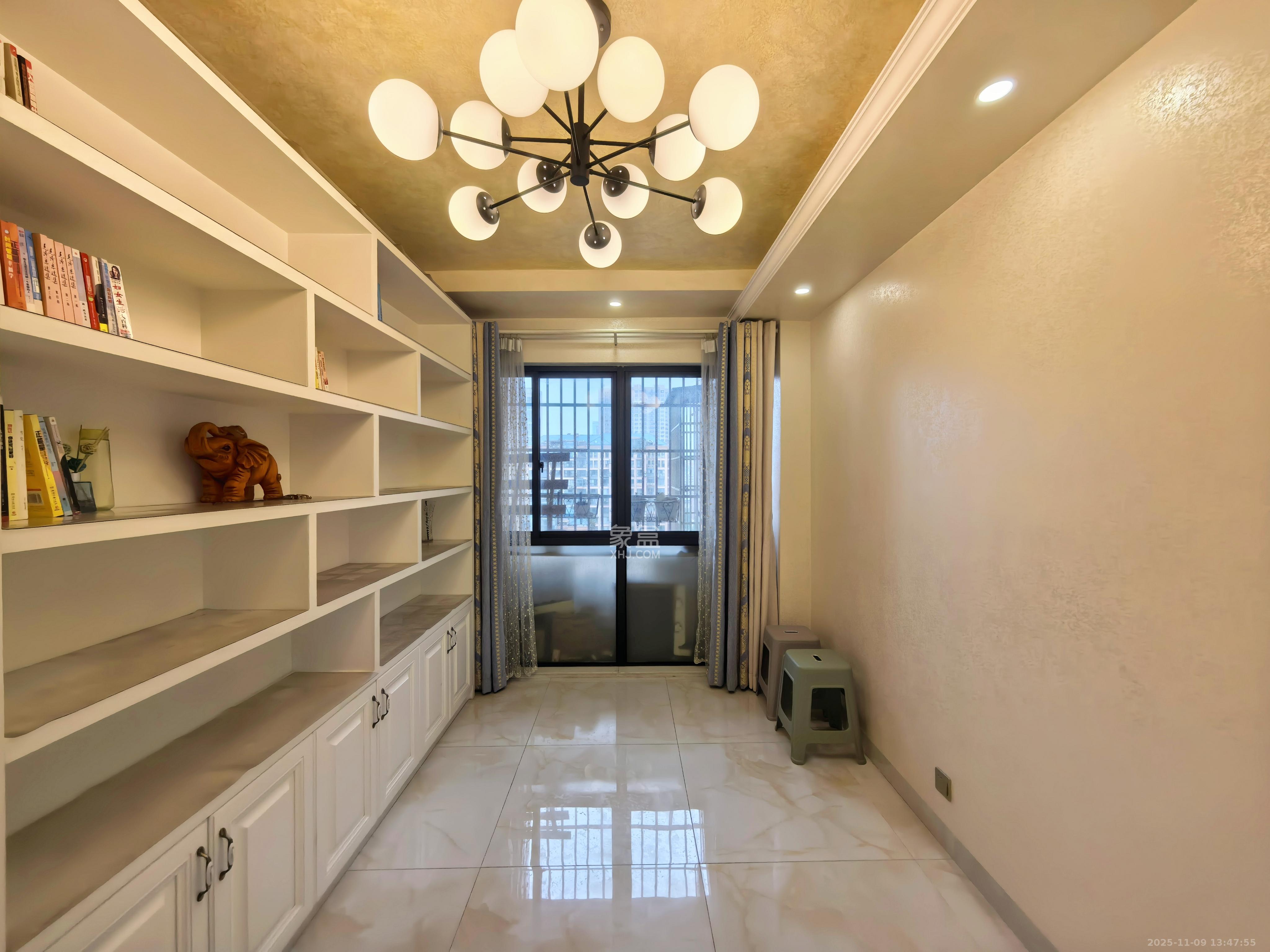 中城丽景香山园 3室2厅2卫 3500.0元/月 中城丽景香山园 3室2厅2卫 3500.0元/月室内图