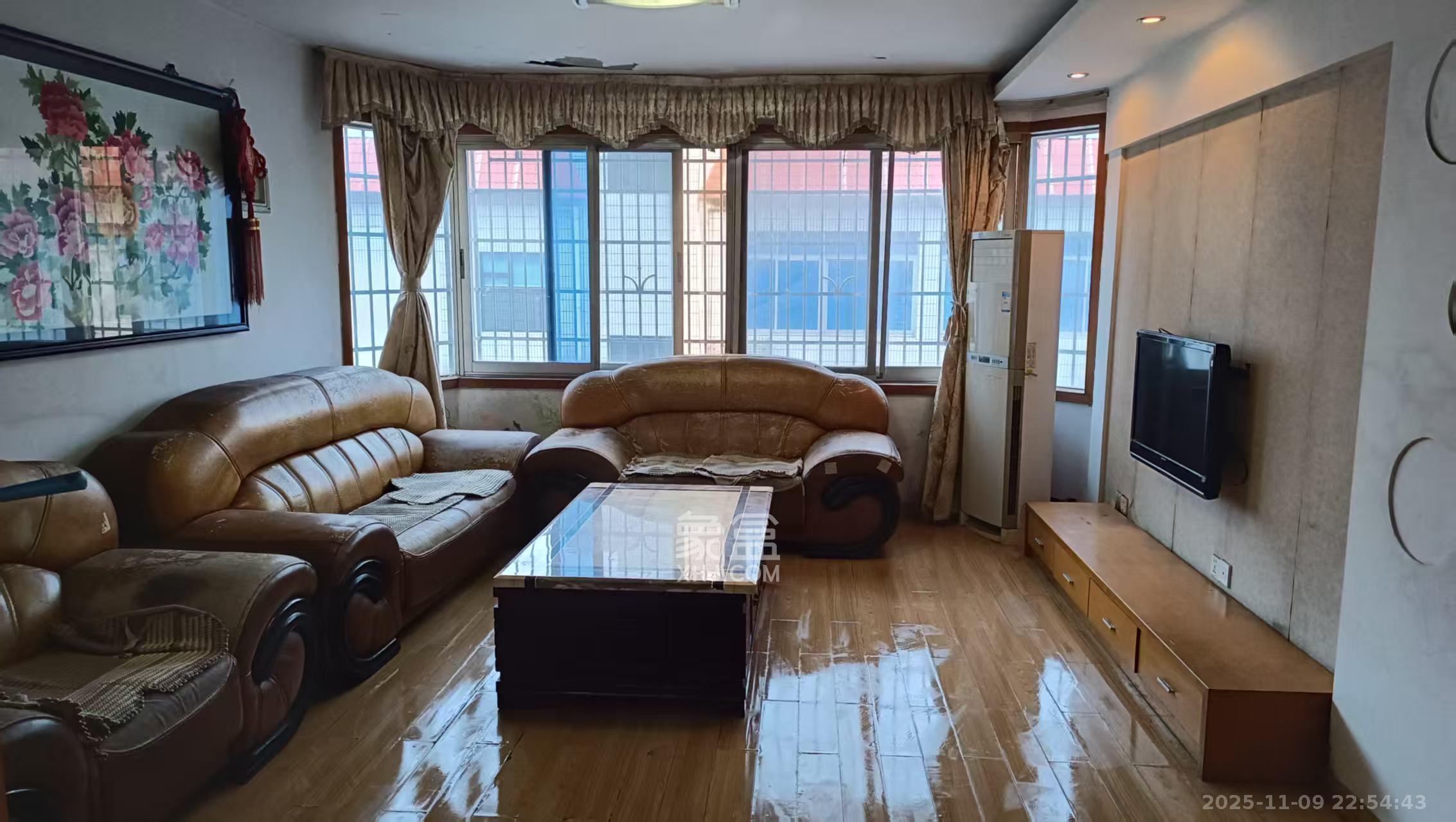 建湘新村 3室1厅1卫 1800.0元/月 建湘新村 3室1厅1卫 1800.0元/月室内图