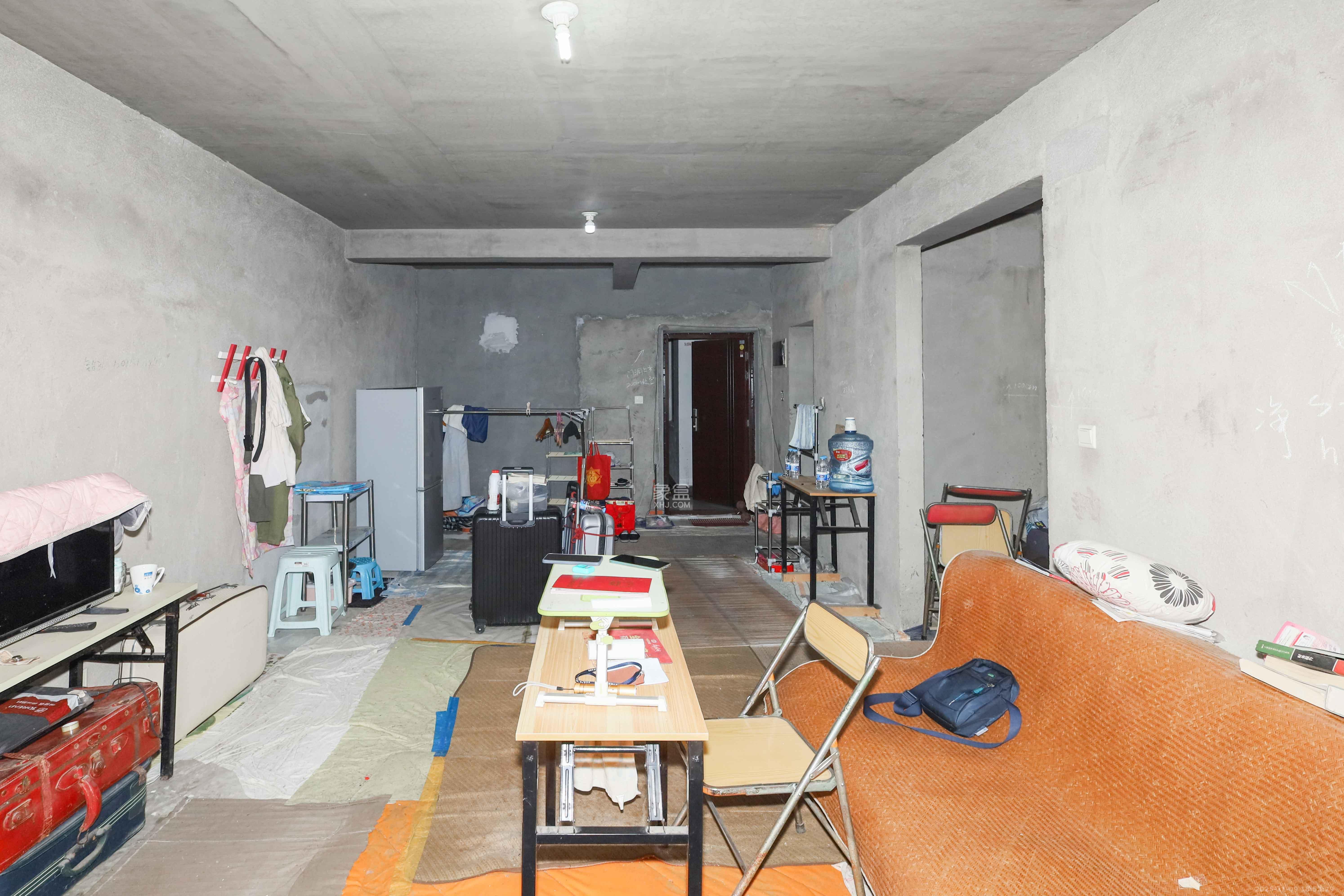 保利麓谷林语E区  2室1厅1卫    55.0万客厅