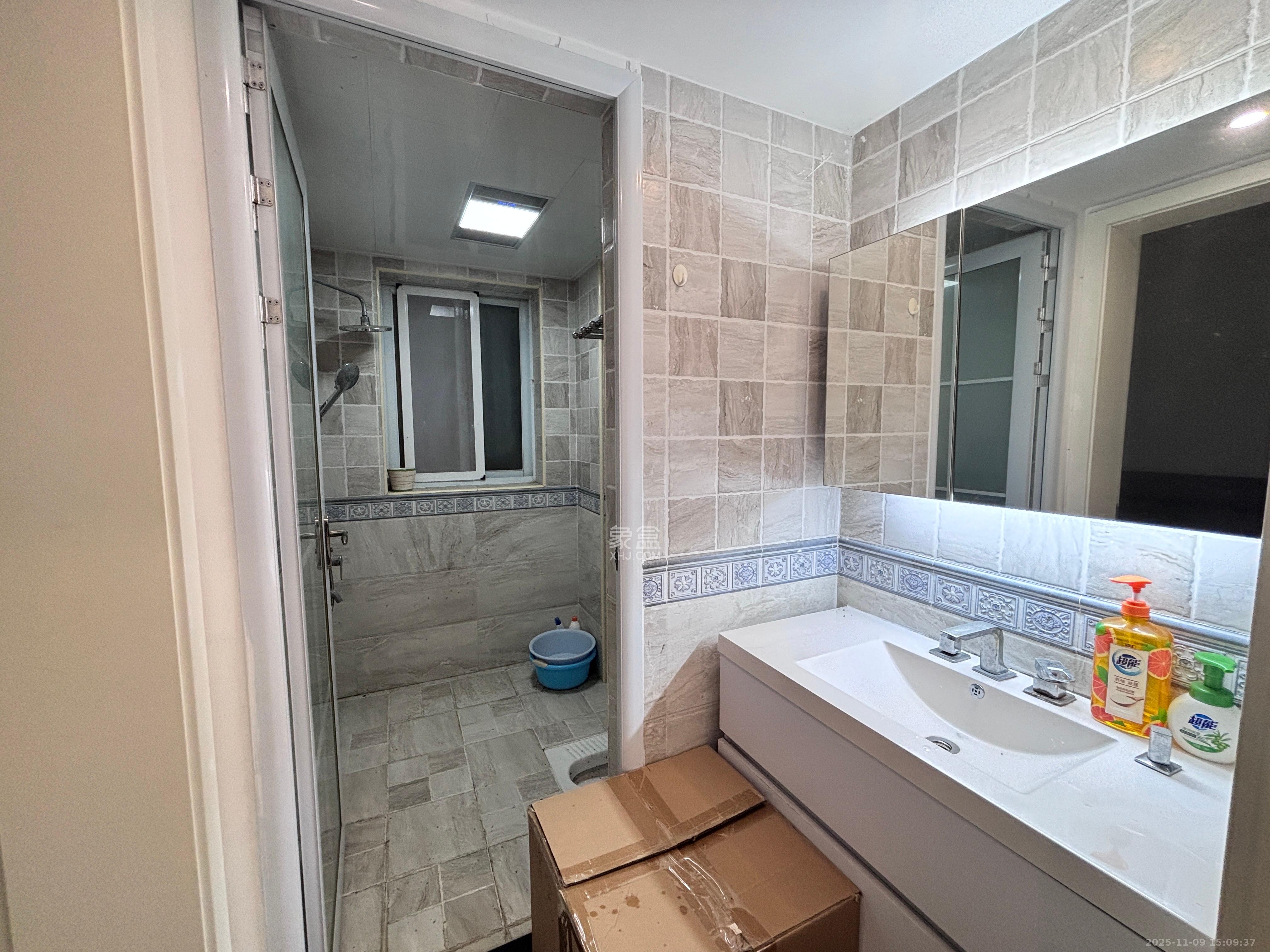 新城国际花都  3室2厅1卫    1600.0元/月室内图