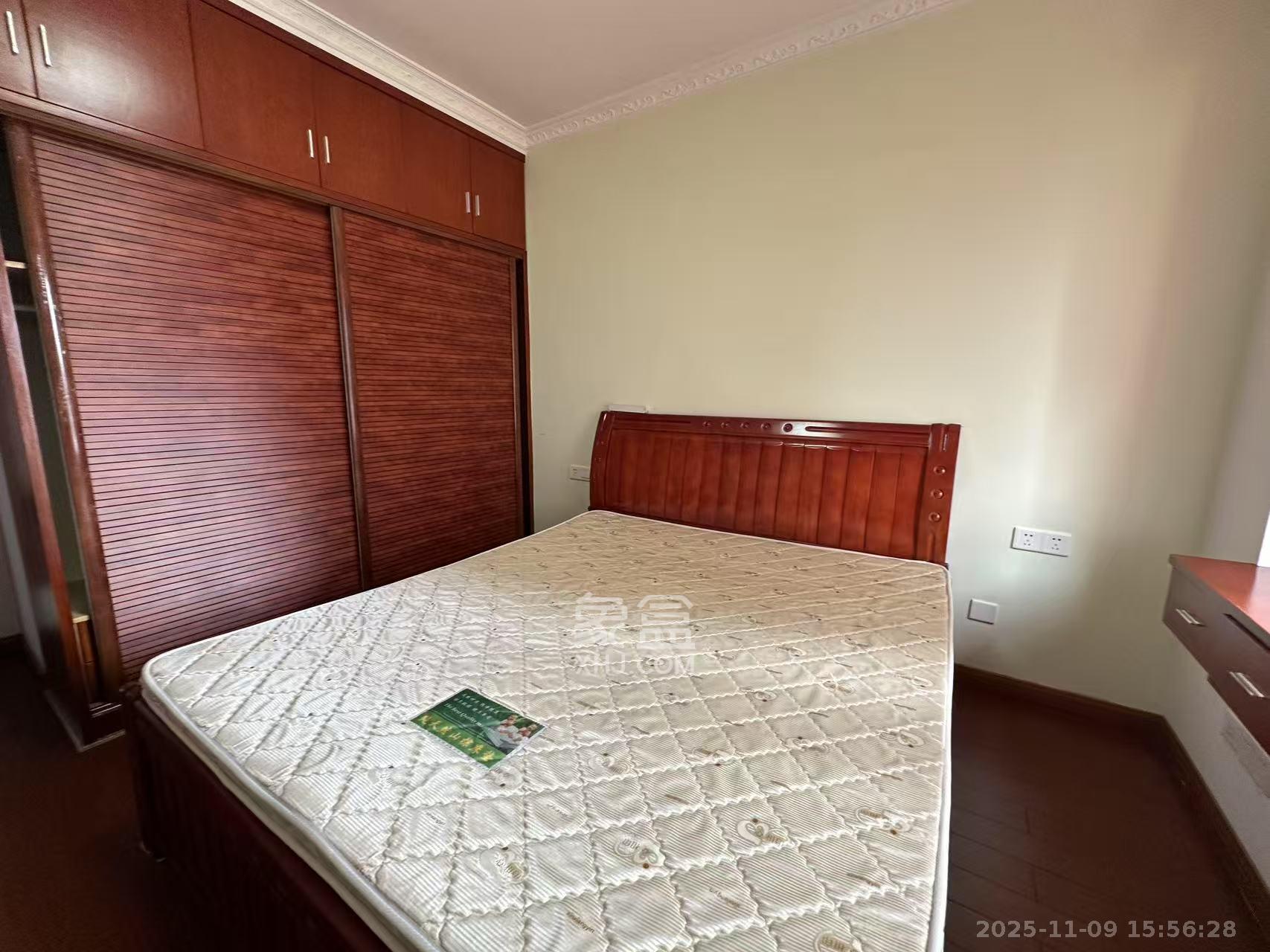 地华梅溪湖畔  2室1厅1卫    2200.0元/月室内图