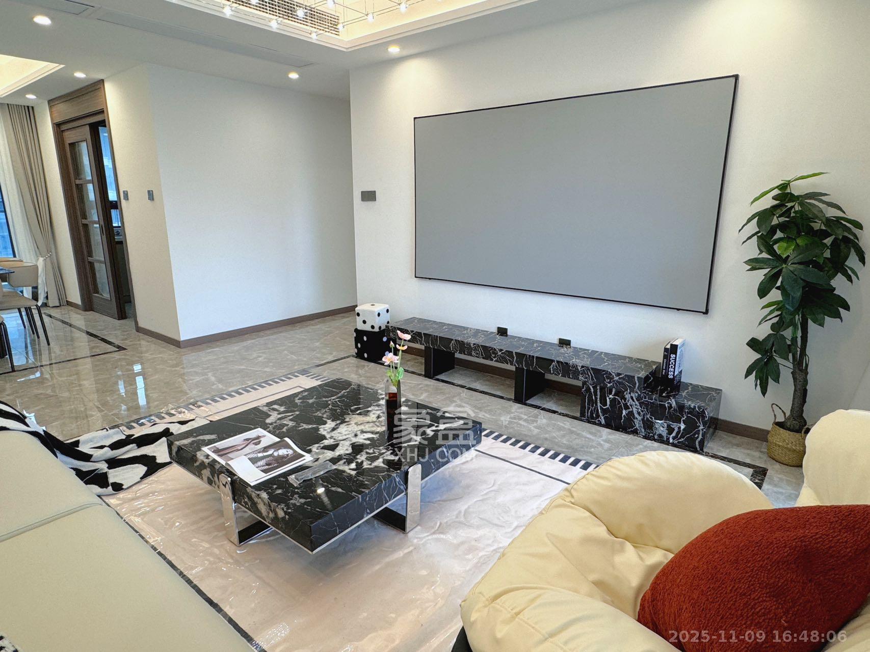 绿地V岛  4室2厅2卫    4700.0元/月室内图