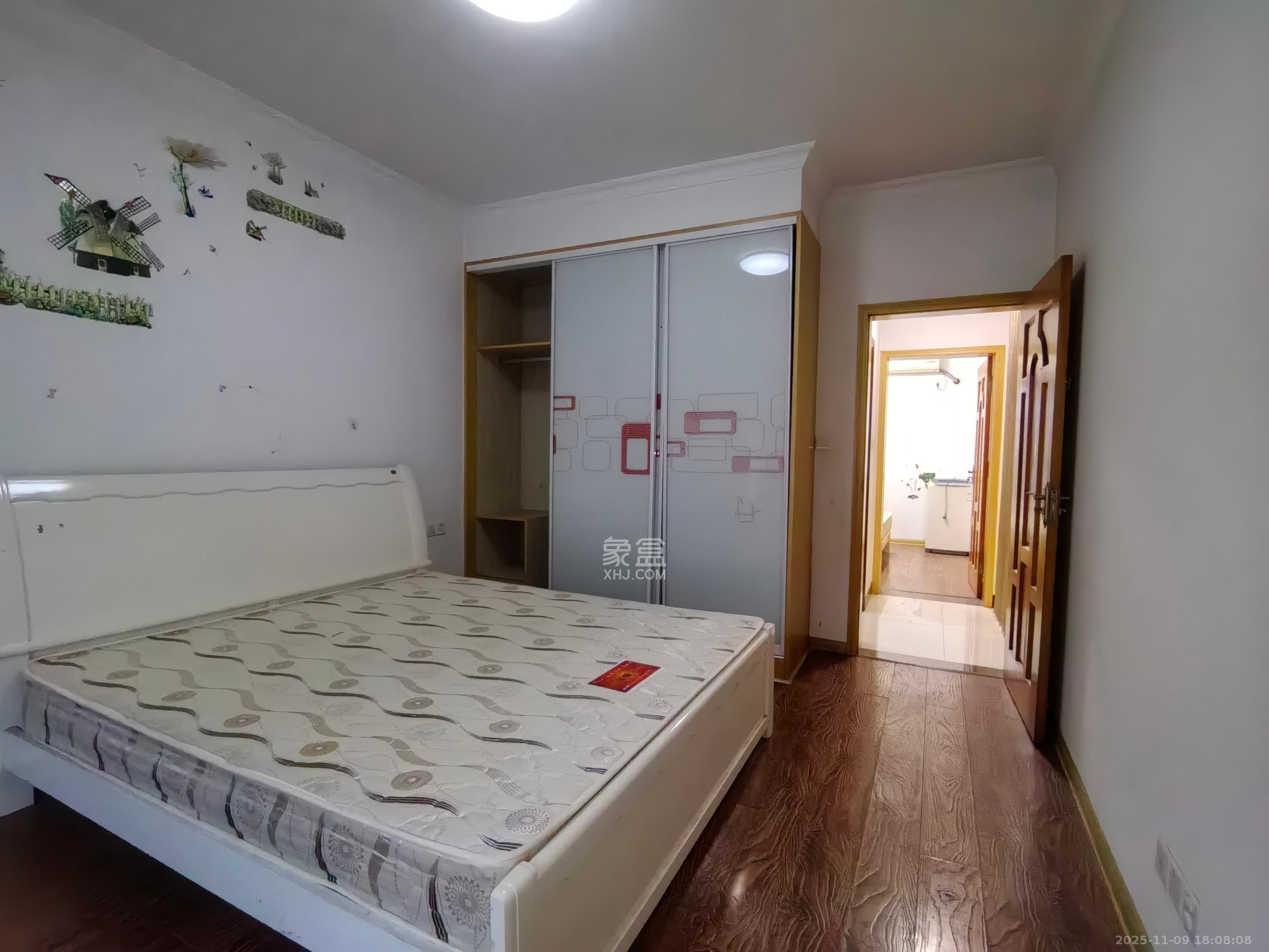 保利麓谷林语A区  3室2厅1卫    2400.0元/月室内图