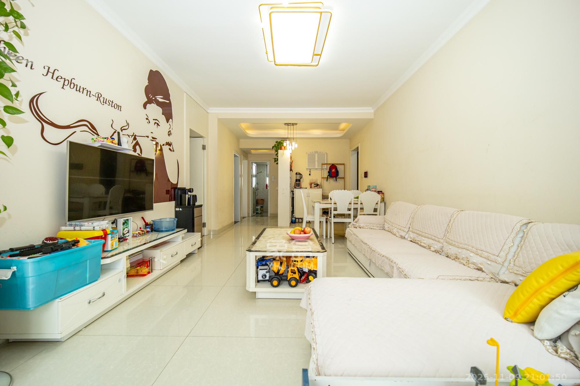 金科时代中心 3室1厅1卫 78.8万 金科时代中心 3室1厅1卫 78.8万客厅