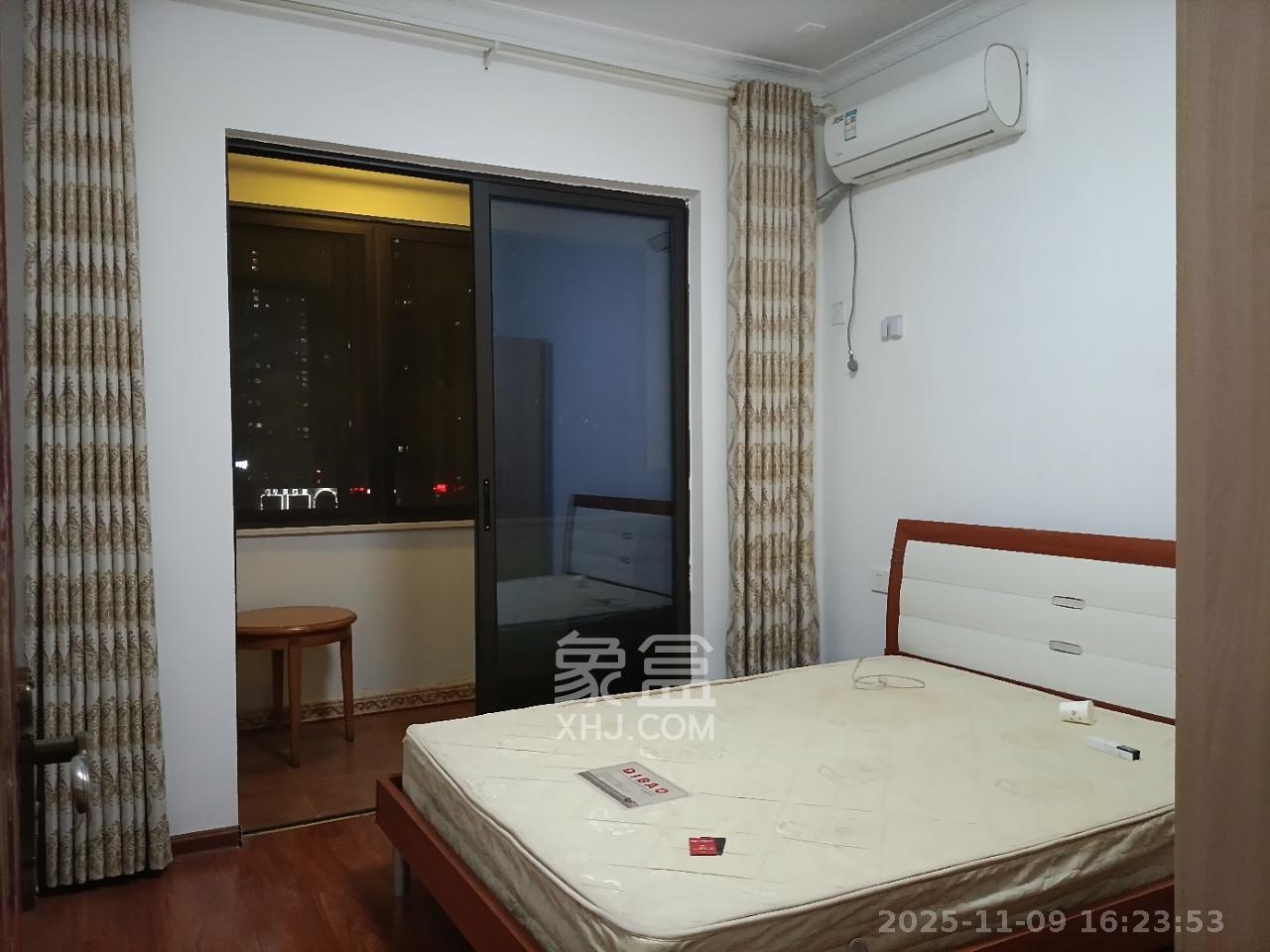 德润小区（丰升德润小区）  3室2厅2卫    2500.0元/月室内图