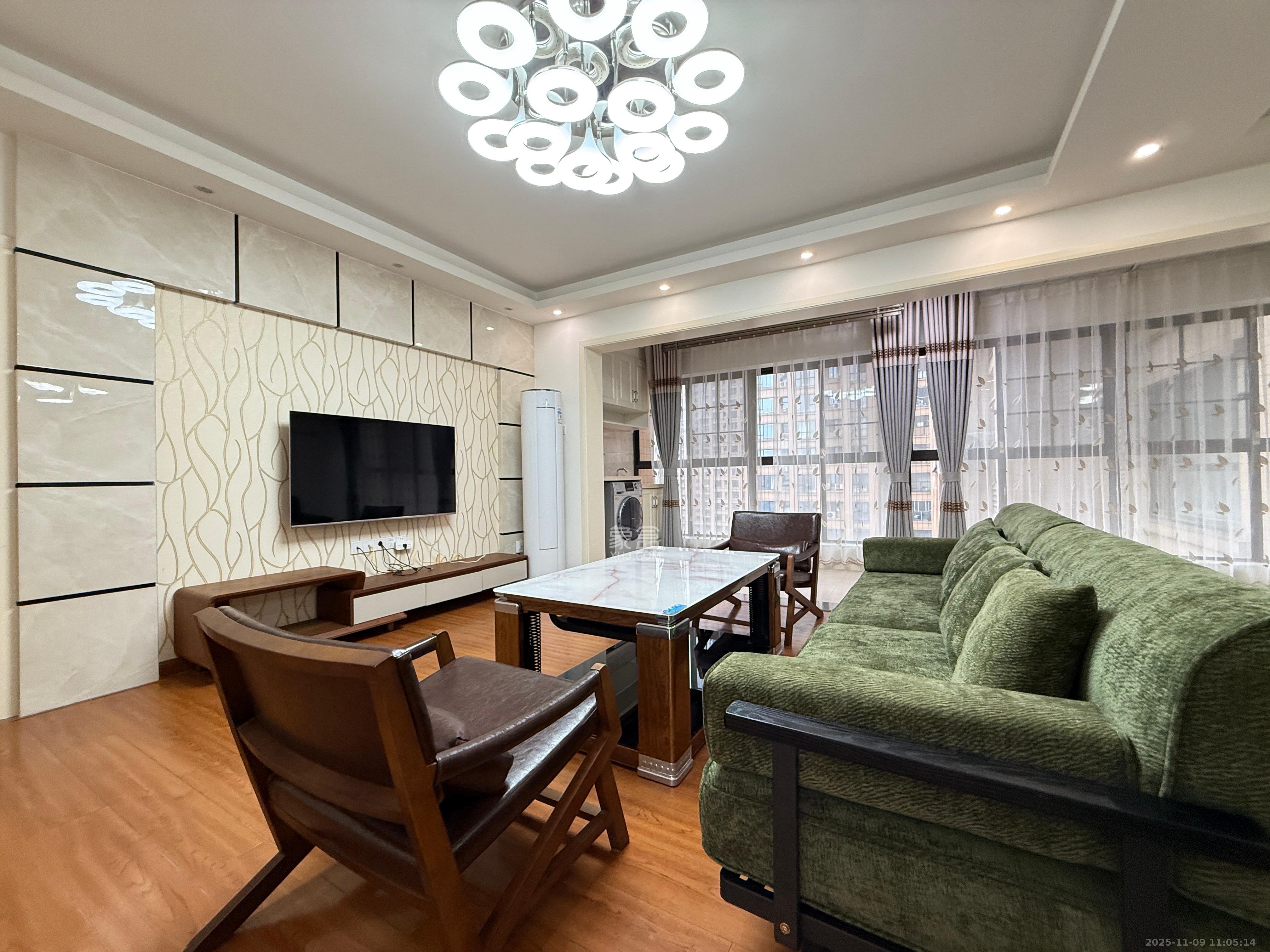 润和又一城  4室2厅2卫    3000.0元/月