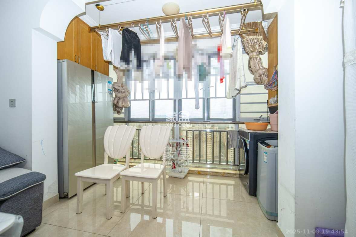 恒广国际景园一二区 3室2厅1卫 68.0万 恒广国际景园一二区 3室2厅1卫 68.0万阳台