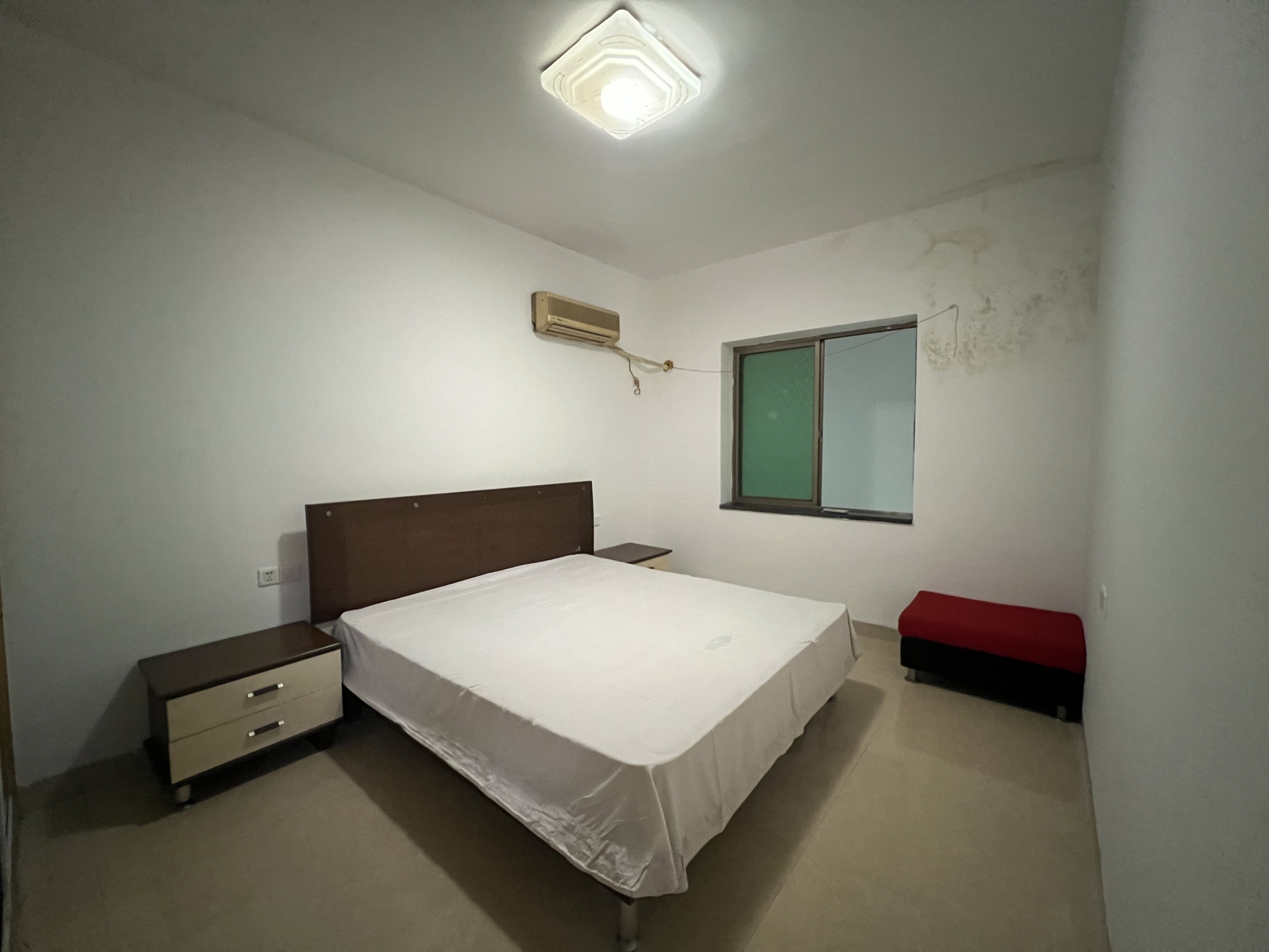 西湖一村  1室0厅0卫    1000.0元/月室内图