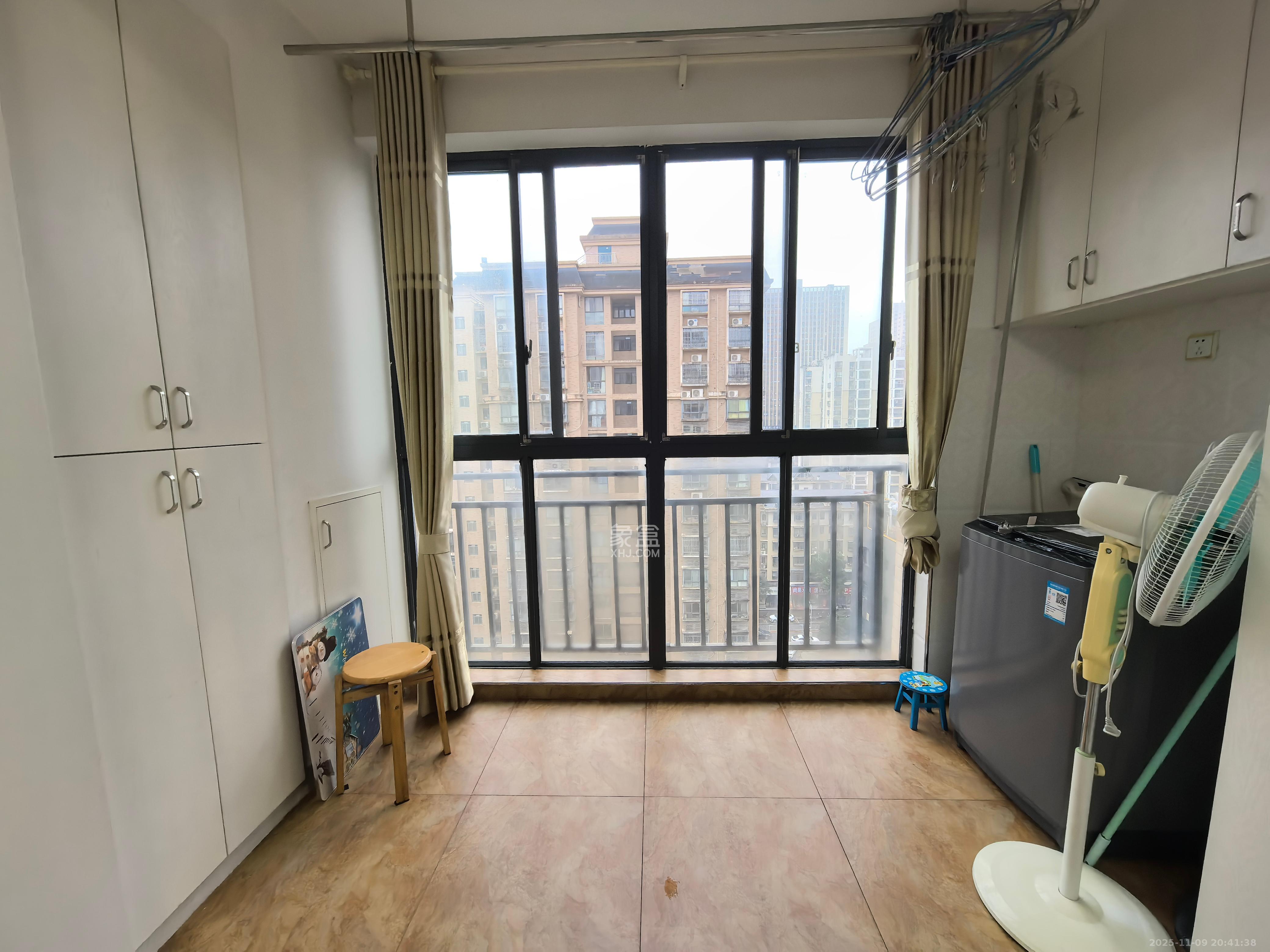 天骄福邸 2室2厅1卫 2400.0元/月 天骄福邸 2室2厅1卫 2400.0元/月室内图