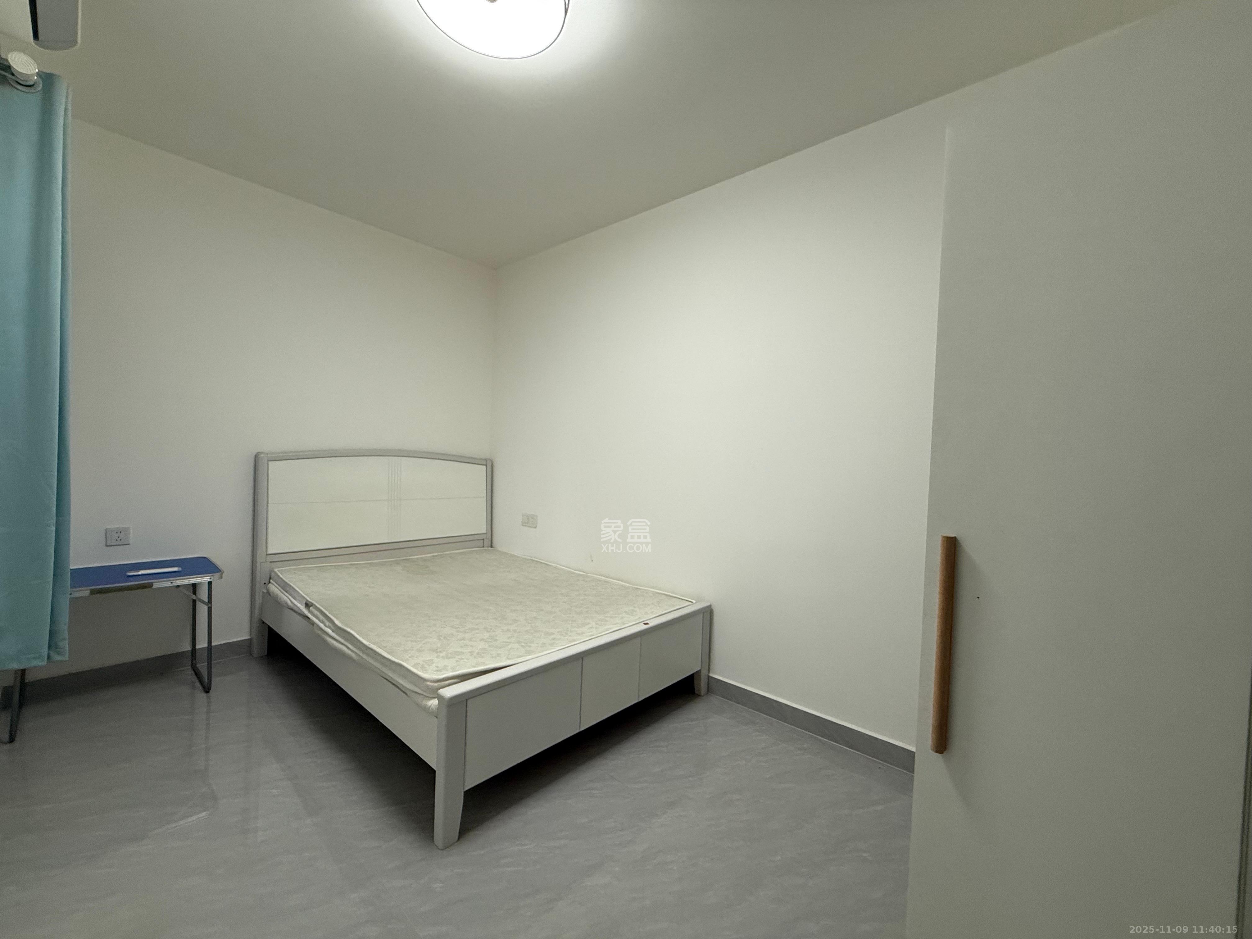 河畔华府  2室2厅1卫    2100.0元/月室内图