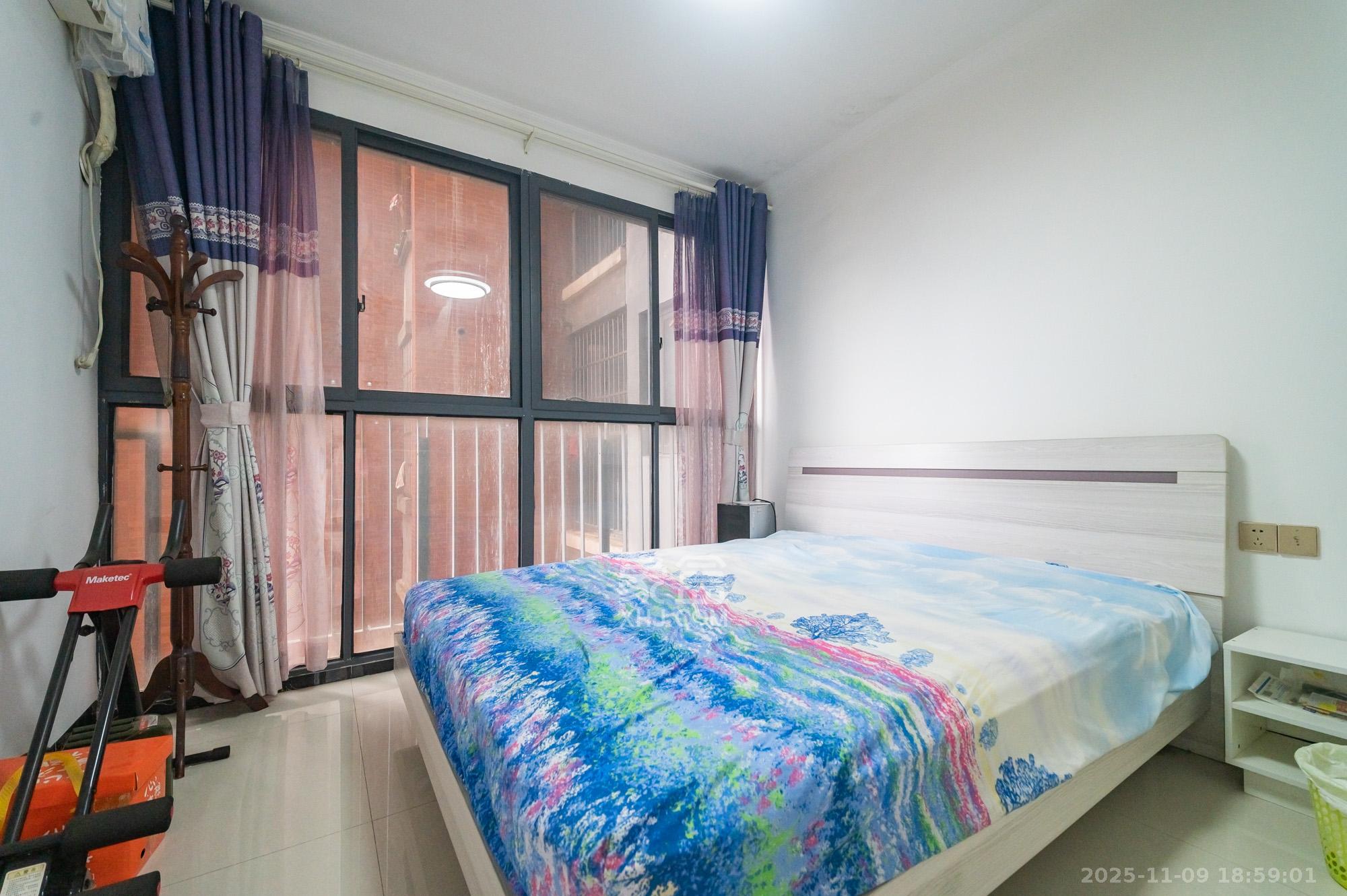 华润凤凰城二期 3室2厅2卫 88.0万 华润凤凰城二期 3室2厅2卫 88.0万卧室