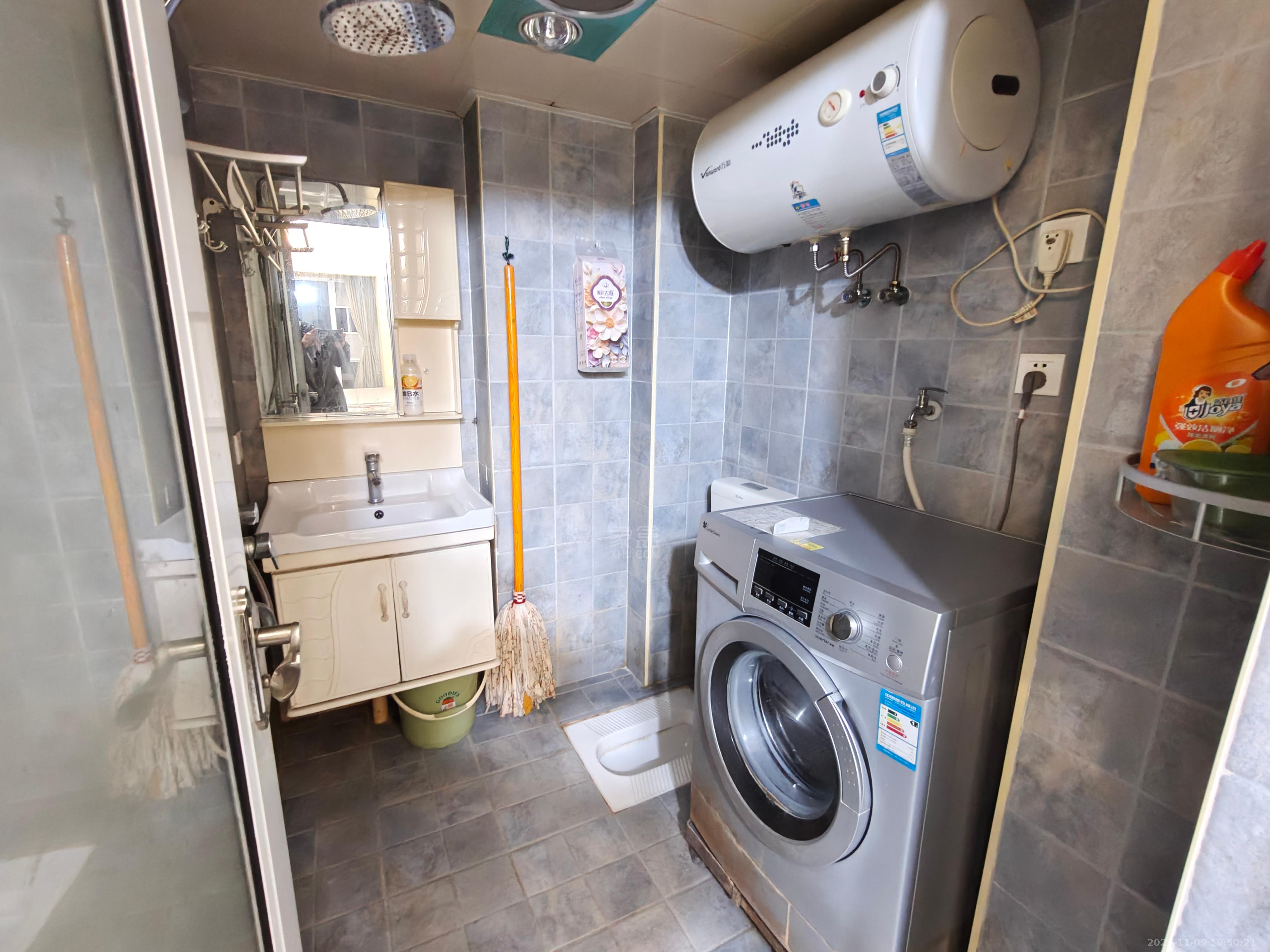 美的城三期  1室1厅1卫    1100.0元/月室内图