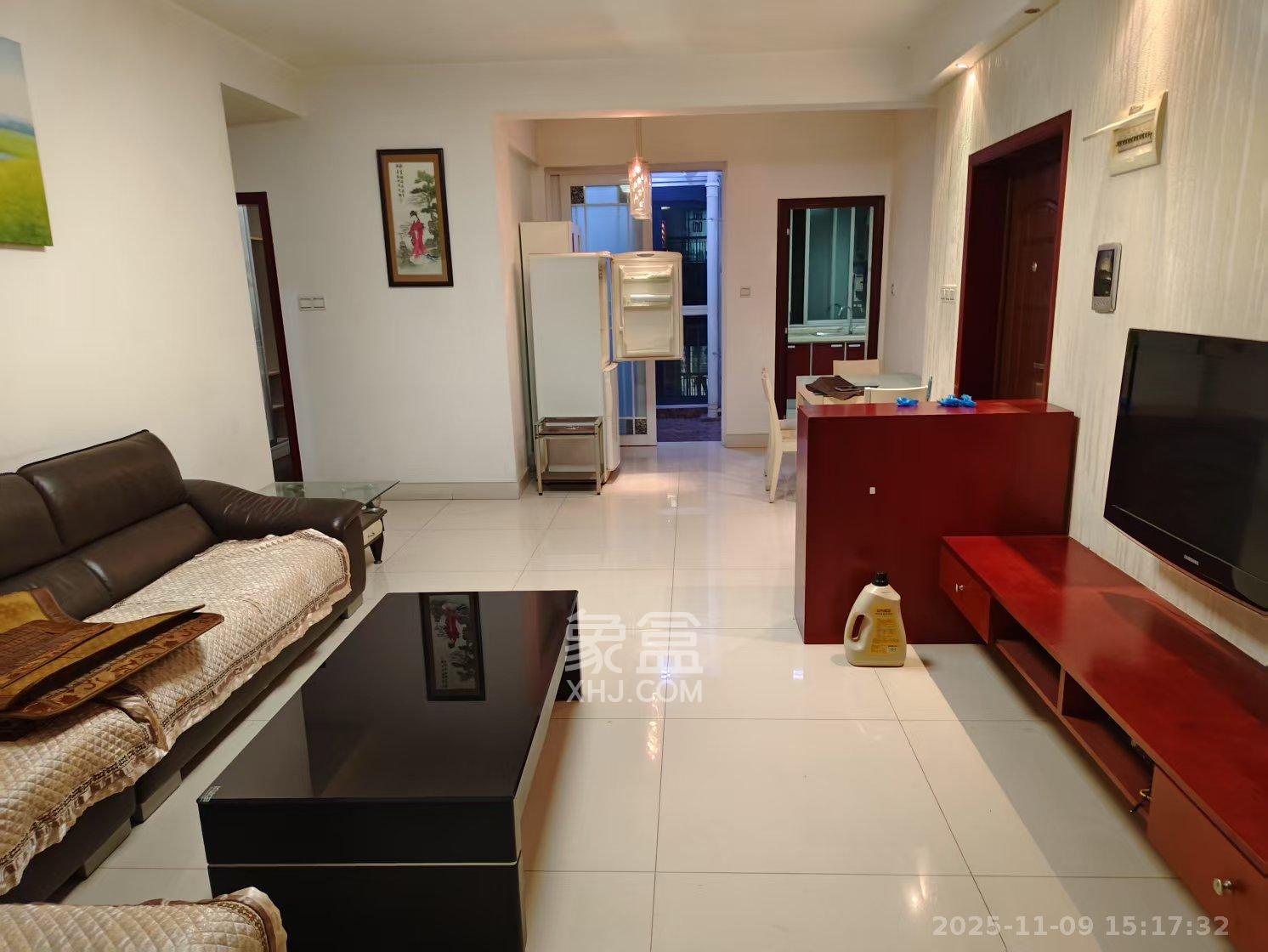 长房东郡 3室2厅2卫 2800.0元/月 长房东郡 3室2厅2卫 2800.0元/月室内图