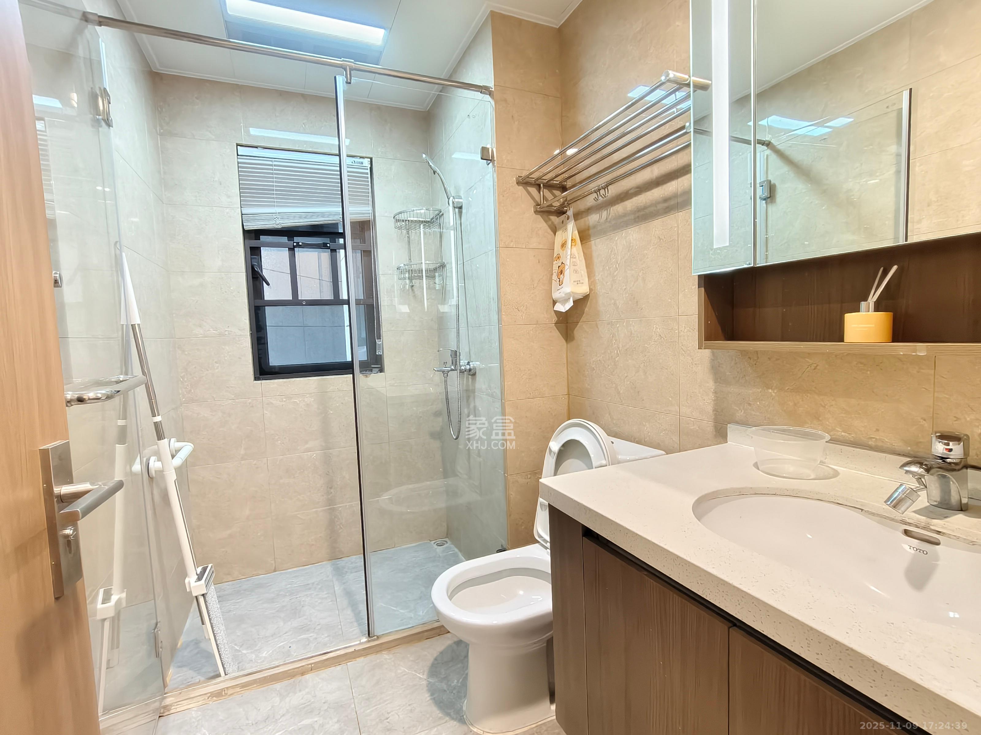 保利茉莉公馆  3室2厅2卫    3200.0元/月室内图