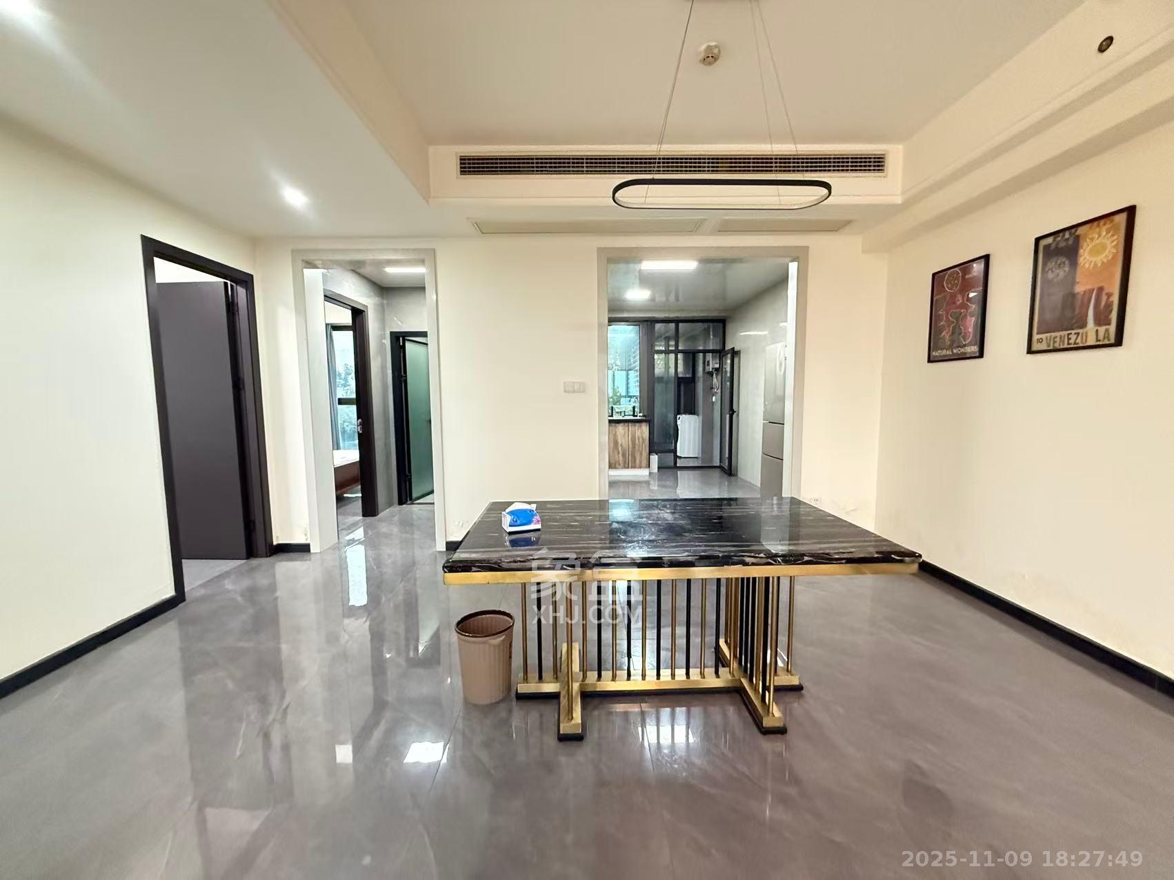 远洋外滩壹号  4室2厅2卫    7500.0元/月室内图