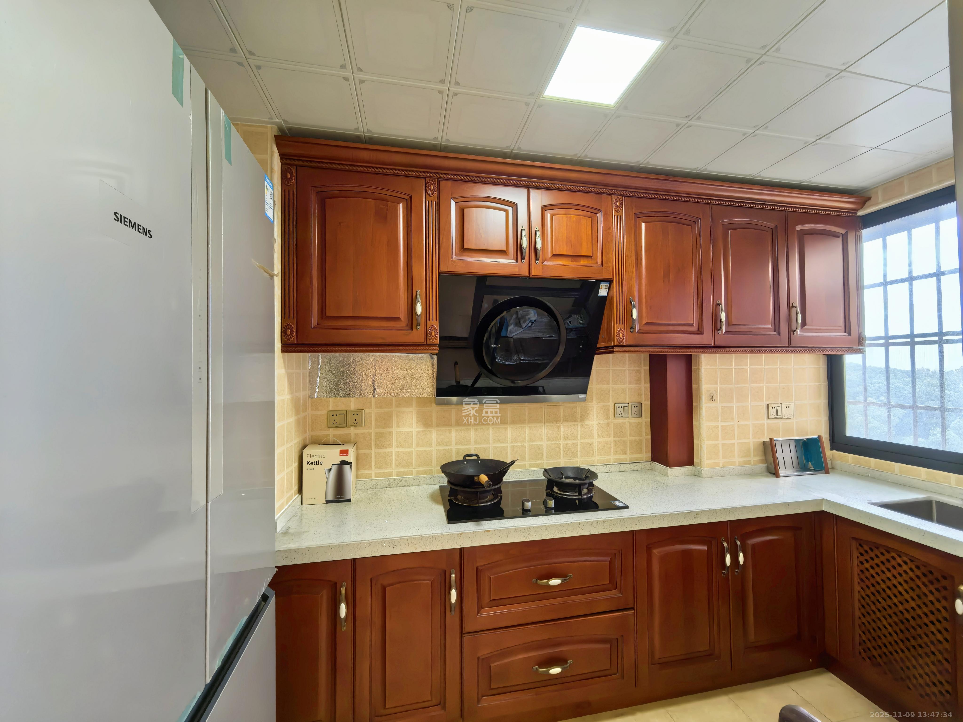 中城丽景香山园 3室2厅2卫 3500.0元/月 中城丽景香山园 3室2厅2卫 3500.0元/月室内图