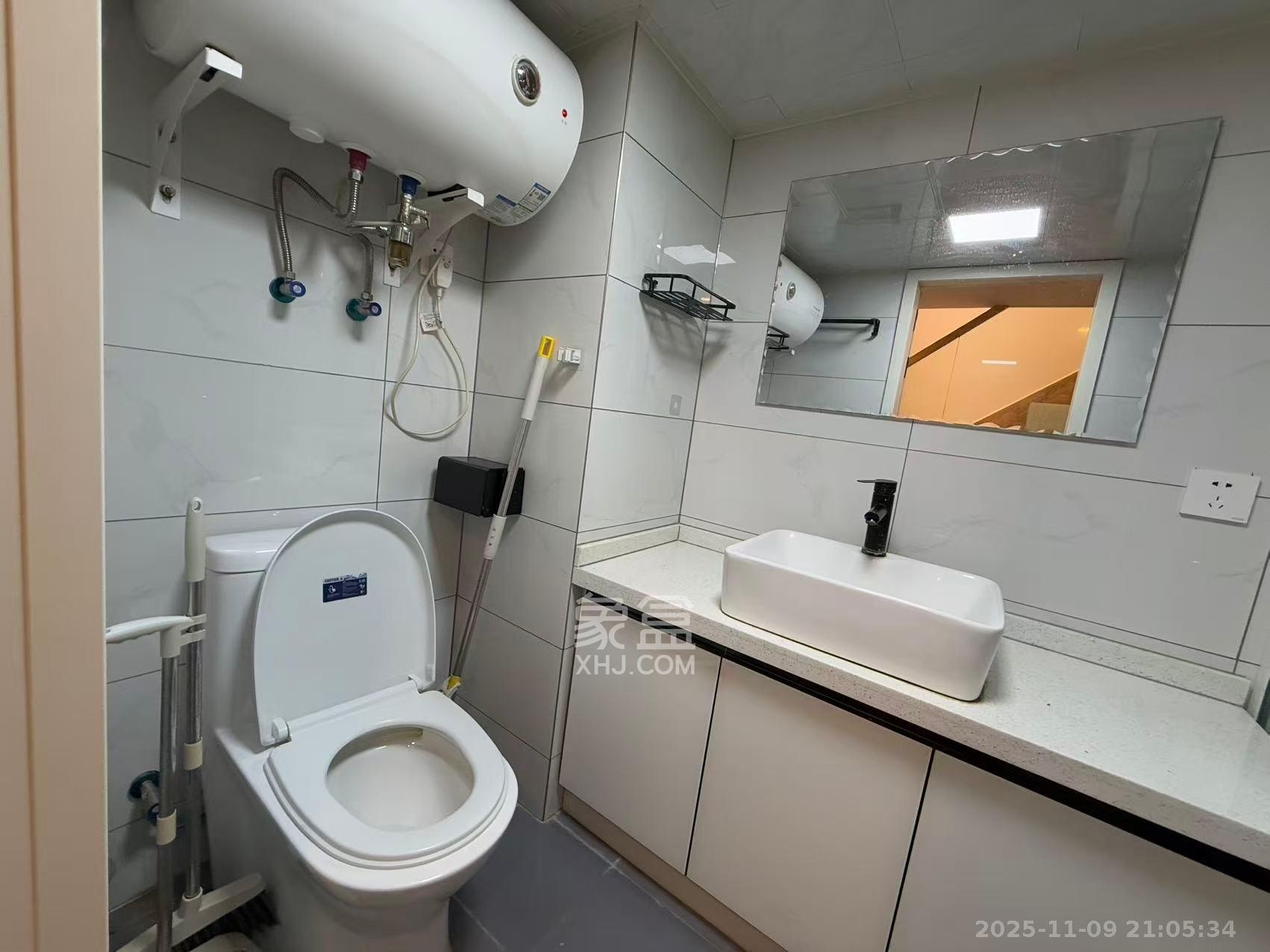 龙湖新壹城 1室0厅0卫 2200.0元/月 龙湖新壹城 1室0厅0卫 2200.0元/月室内图