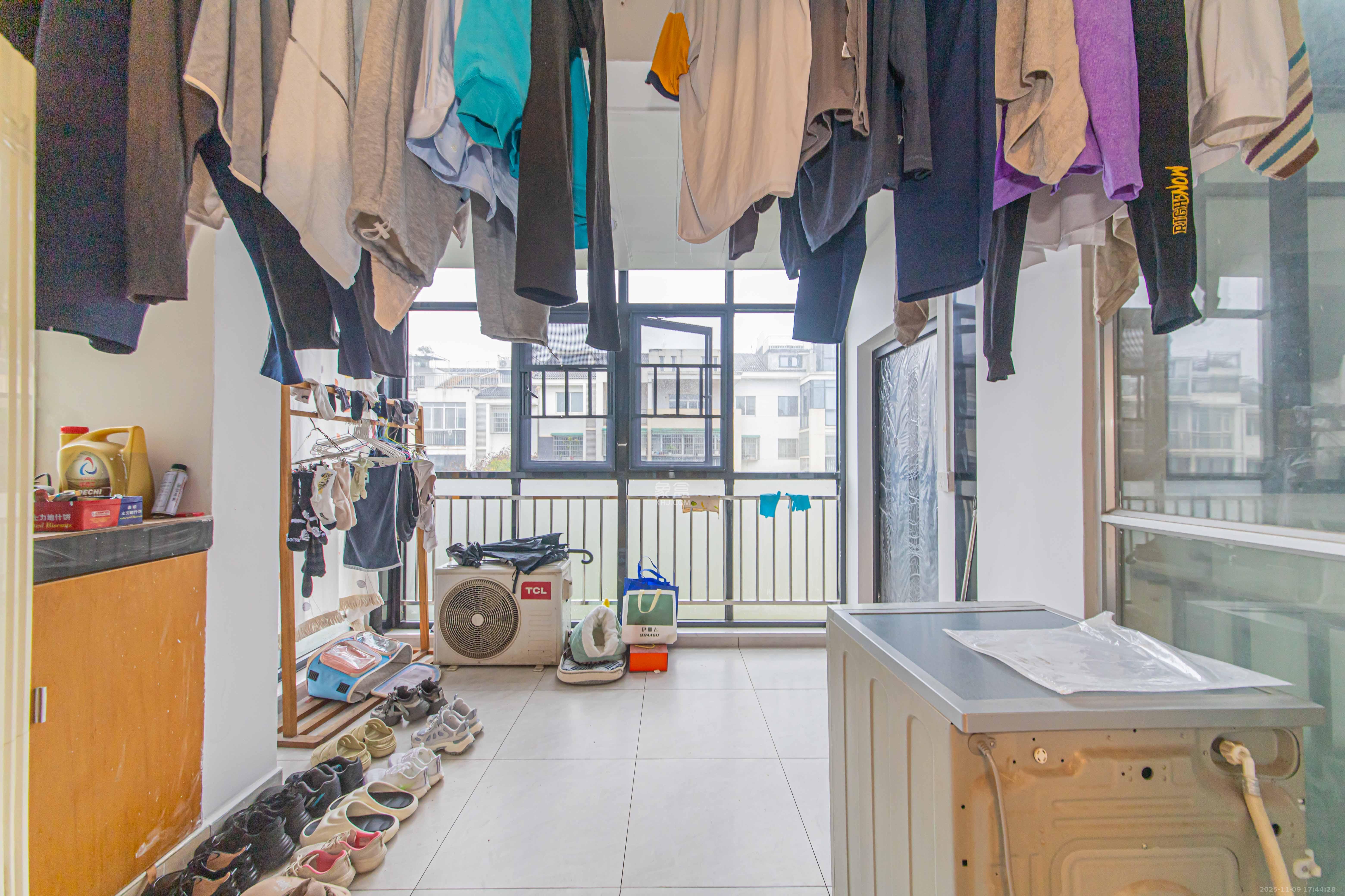 九峰小区（一二三四区）  4室2厅2卫    260.0万阳台