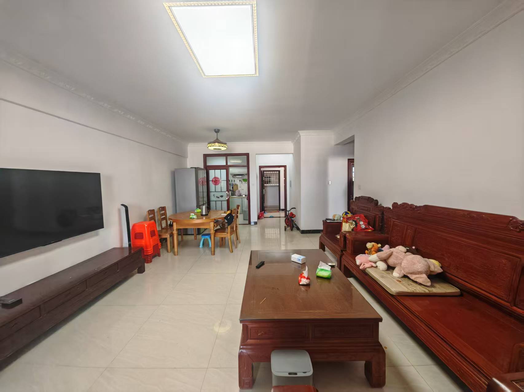 工商学院教工宿舍 1室0厅0卫 2500.0元/月 工商学院教工宿舍 1室0厅0卫 2500.0元/月室内图