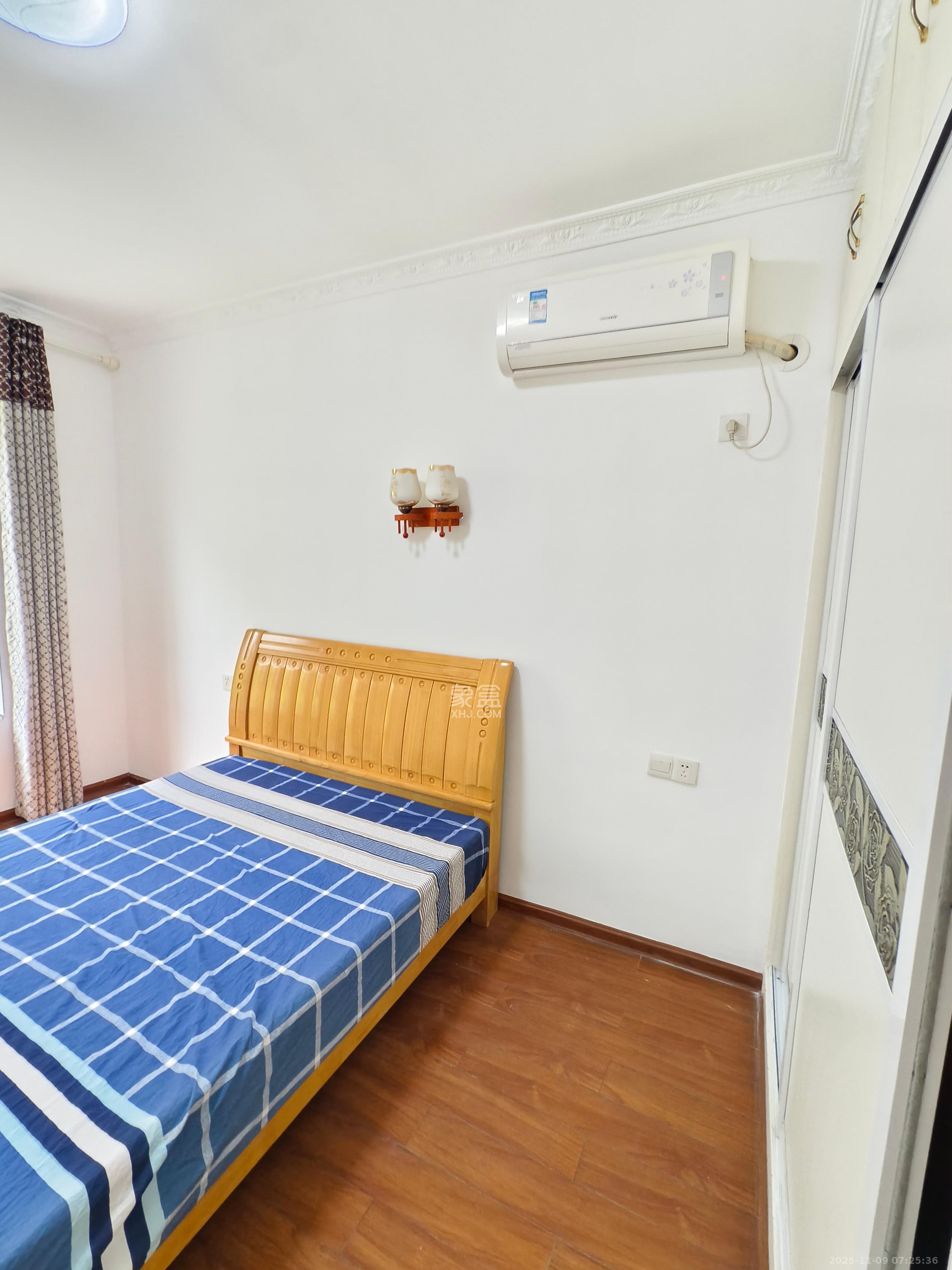 长房时代城  1室2厅2卫    3100.0元/月室内图